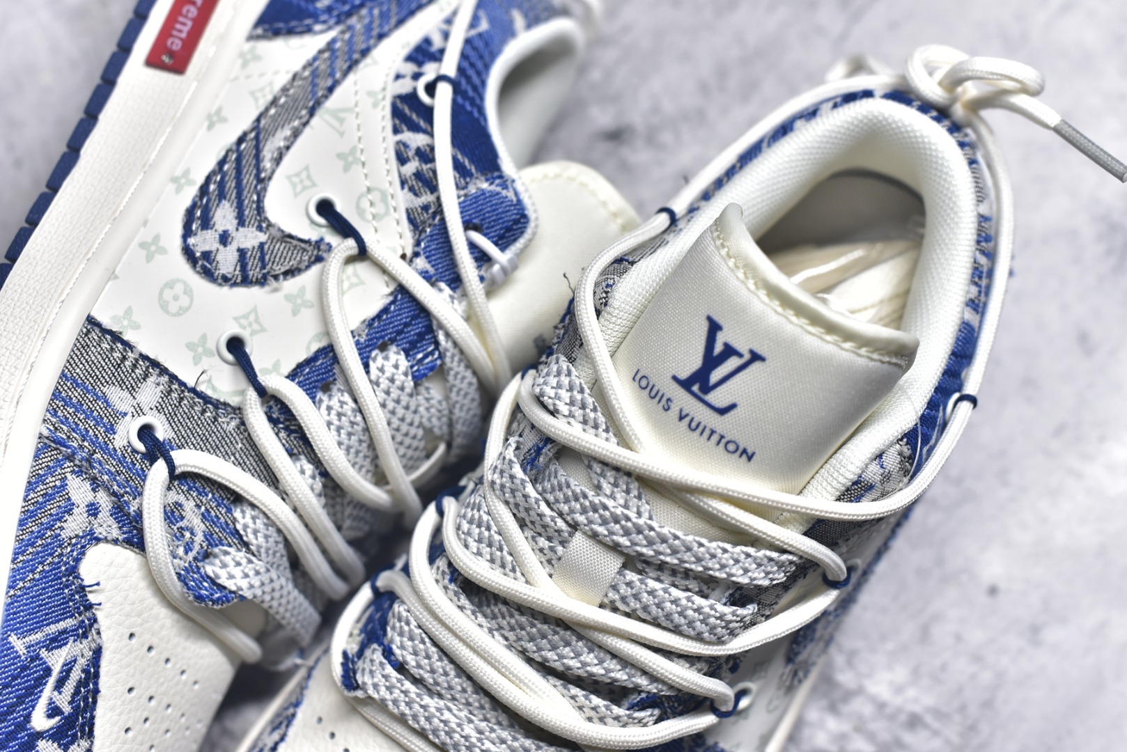 图片[9]-#Air Jordan 1 Low AJ1 乔1 LV联名 蓝花布抽绳 高端定制 低帮复古篮球鞋 YX5066-373 #定制鞋盒 大厂纯原品质出货 超高清洁度 皮料切割干净无任何毛边 细节完美 尺码：36 36.5 37.5 38 38.5 39 40 40.5 41 42 42.5 43 44 44.5 45 9.E5-选品中心