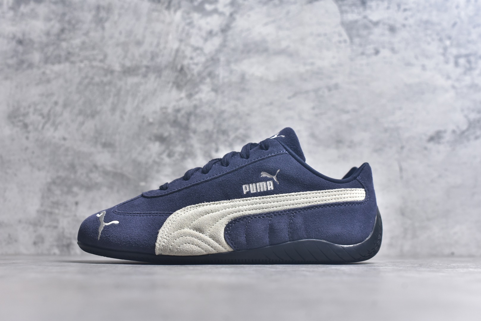 #The Open Product x Puma Speedcat 极速赛车系列彪马低帮生活休闲鞋 398846-38 #原装档案原数据纸版楦型 采用原厂固色翻毛皮鞋面材质 正确二次成型\’猛帮\’成型工艺 尺码：36 37 37.5 38 38.5 39 40 40.5 41 42 42.5 43 44 44.5 45-选品中心