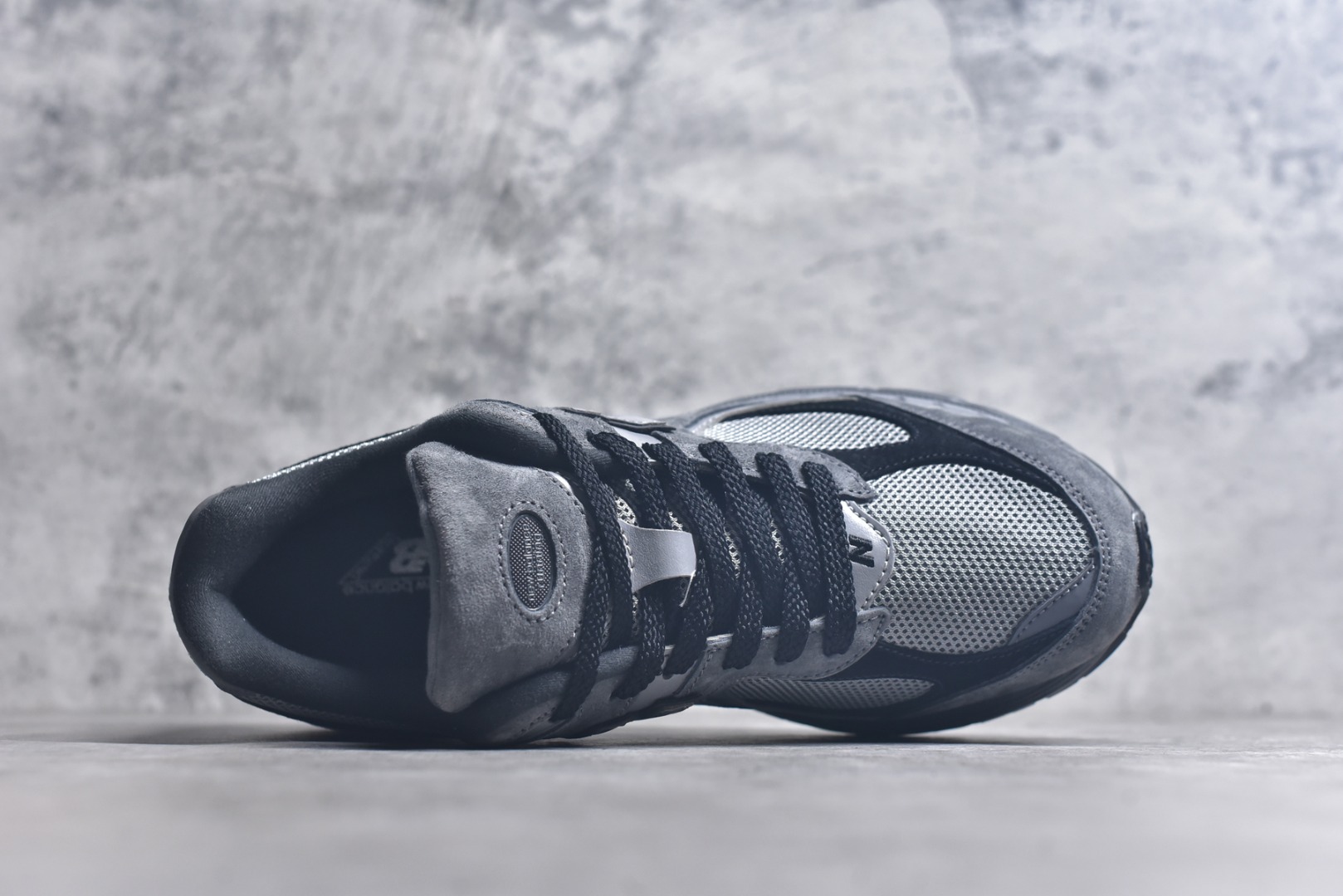 图片[4]-#New Balance 2002系列 复古休闲跑步鞋 M2002RCL #鞋款延续了经典科技，升级版N-ERGY缓震物料机能与材质上脚太舒适了，鞋面的柔软麂皮搭配尼龙网布，特别透气而且还复古感，不管是搭配牛仔裤还工装裤都是百搭！尺码：36-46.5（半）-选品中心