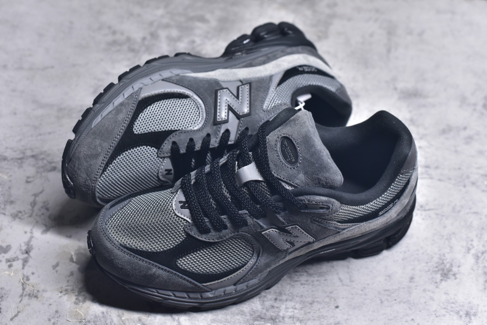 图片[7]-#New Balance 2002系列 复古休闲跑步鞋 M2002RCL #鞋款延续了经典科技，升级版N-ERGY缓震物料机能与材质上脚太舒适了，鞋面的柔软麂皮搭配尼龙网布，特别透气而且还复古感，不管是搭配牛仔裤还工装裤都是百搭！尺码：36-46.5（半）-选品中心