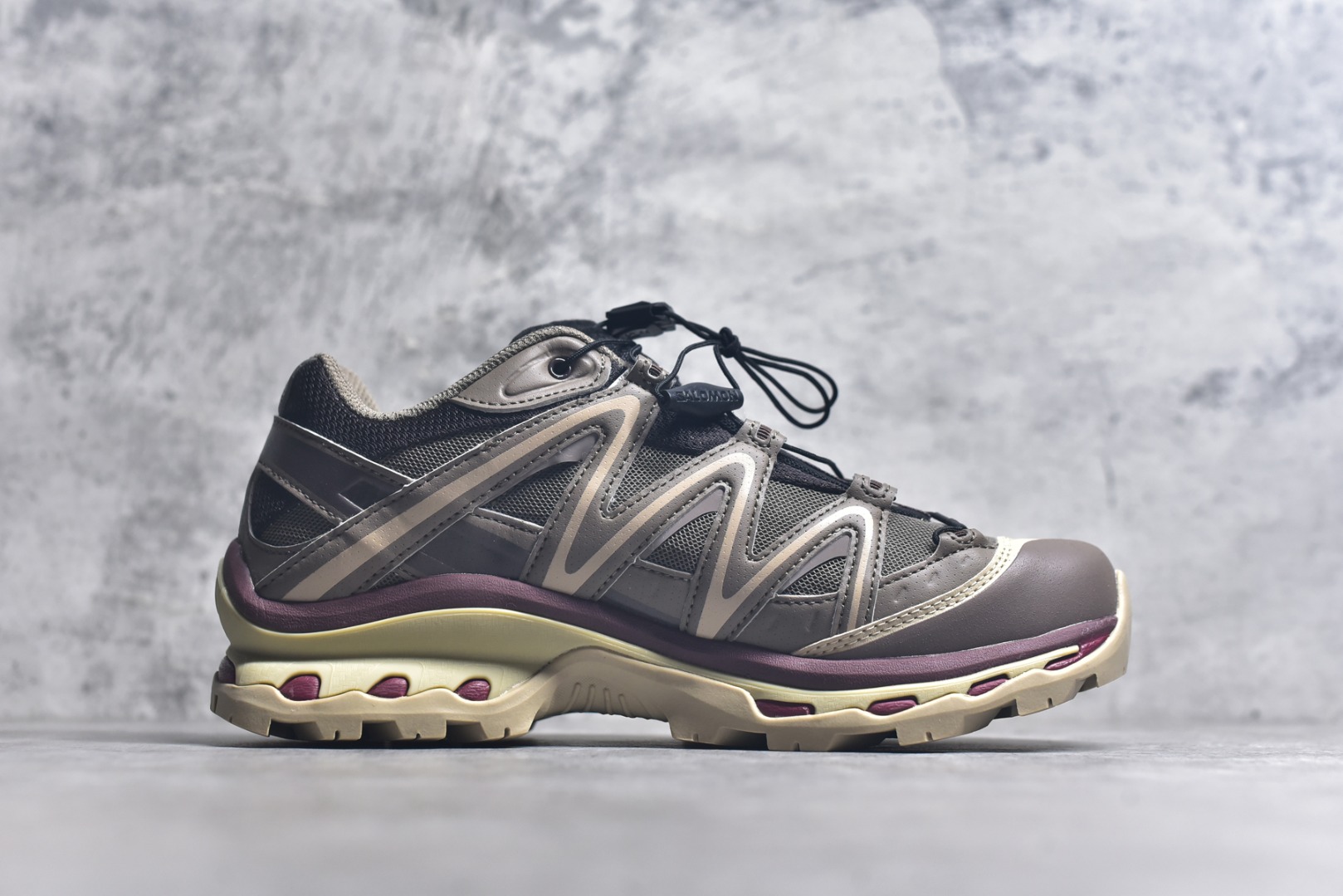 图片[3]-#Salomon XT-QUEST ADV 萨洛蒙 时尚 舒适减震防滑耐磨 低帮跑步鞋 男女同款 478850 纯原外贸平台特供订单 耗时半年巨作 全套原纸板楦头开发 原厂特供网布配套加持 确保原汁原味 完美呈现版型 原档数据独家私模五层组合大底 男女鞋同步官方 原装Ortholite轻量化鞋垫 中底布带钢印编号 原厂TPU锁扣 进口港宝加持 后跟自然饱满 还原公司包裹性 基于 SALOMON 初代 XT 鞋身造型并搭载 4D ADVANCED CHASSIS™ 大底打造而成 为这款 XT-QUEST 带来了多项足部控制与保护等功能性 如在运动过程中控制左右晃动的过程而提高稳定性、改善长途越野过程中足中到足尖的过渡、提高感知岩石的精确度以抵抗尖锐物体对脚底的伤害以及采用动态缓冲来增强穿着舒适感 从而减轻疲劳感 使 XT-QUEST 成为一双舒适且安全的户外之履 尺码：36 36.5 37.5 38 38.5 39 40 40.5 41 42 42.5 43 44 44.5 45-选品中心