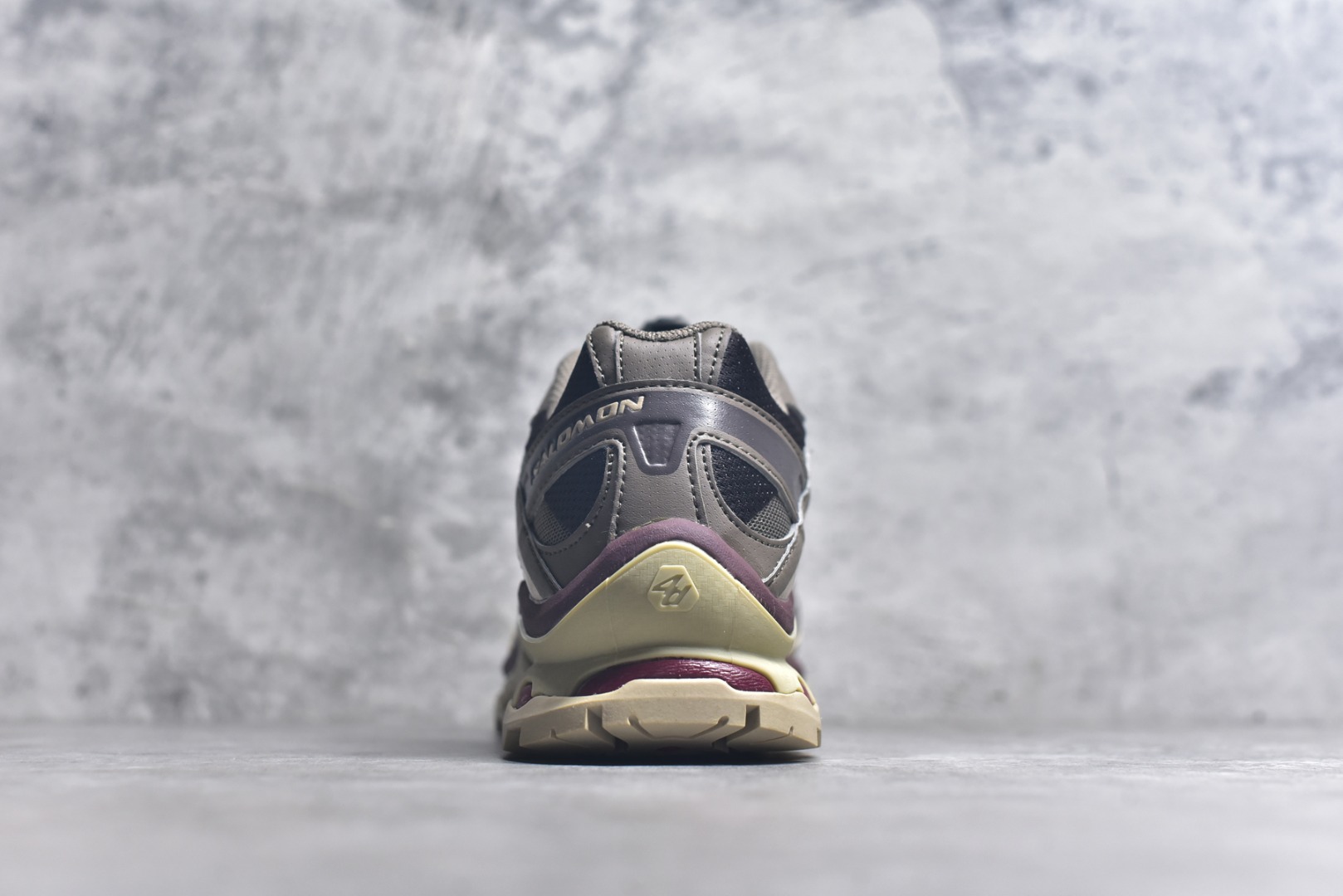 图片[5]-#Salomon XT-QUEST ADV 萨洛蒙 时尚 舒适减震防滑耐磨 低帮跑步鞋 男女同款 478850 纯原外贸平台特供订单 耗时半年巨作 全套原纸板楦头开发 原厂特供网布配套加持 确保原汁原味 完美呈现版型 原档数据独家私模五层组合大底 男女鞋同步官方 原装Ortholite轻量化鞋垫 中底布带钢印编号 原厂TPU锁扣 进口港宝加持 后跟自然饱满 还原公司包裹性 基于 SALOMON 初代 XT 鞋身造型并搭载 4D ADVANCED CHASSIS™ 大底打造而成 为这款 XT-QUEST 带来了多项足部控制与保护等功能性 如在运动过程中控制左右晃动的过程而提高稳定性、改善长途越野过程中足中到足尖的过渡、提高感知岩石的精确度以抵抗尖锐物体对脚底的伤害以及采用动态缓冲来增强穿着舒适感 从而减轻疲劳感 使 XT-QUEST 成为一双舒适且安全的户外之履 尺码：36 36.5 37.5 38 38.5 39 40 40.5 41 42 42.5 43 44 44.5 45-选品中心