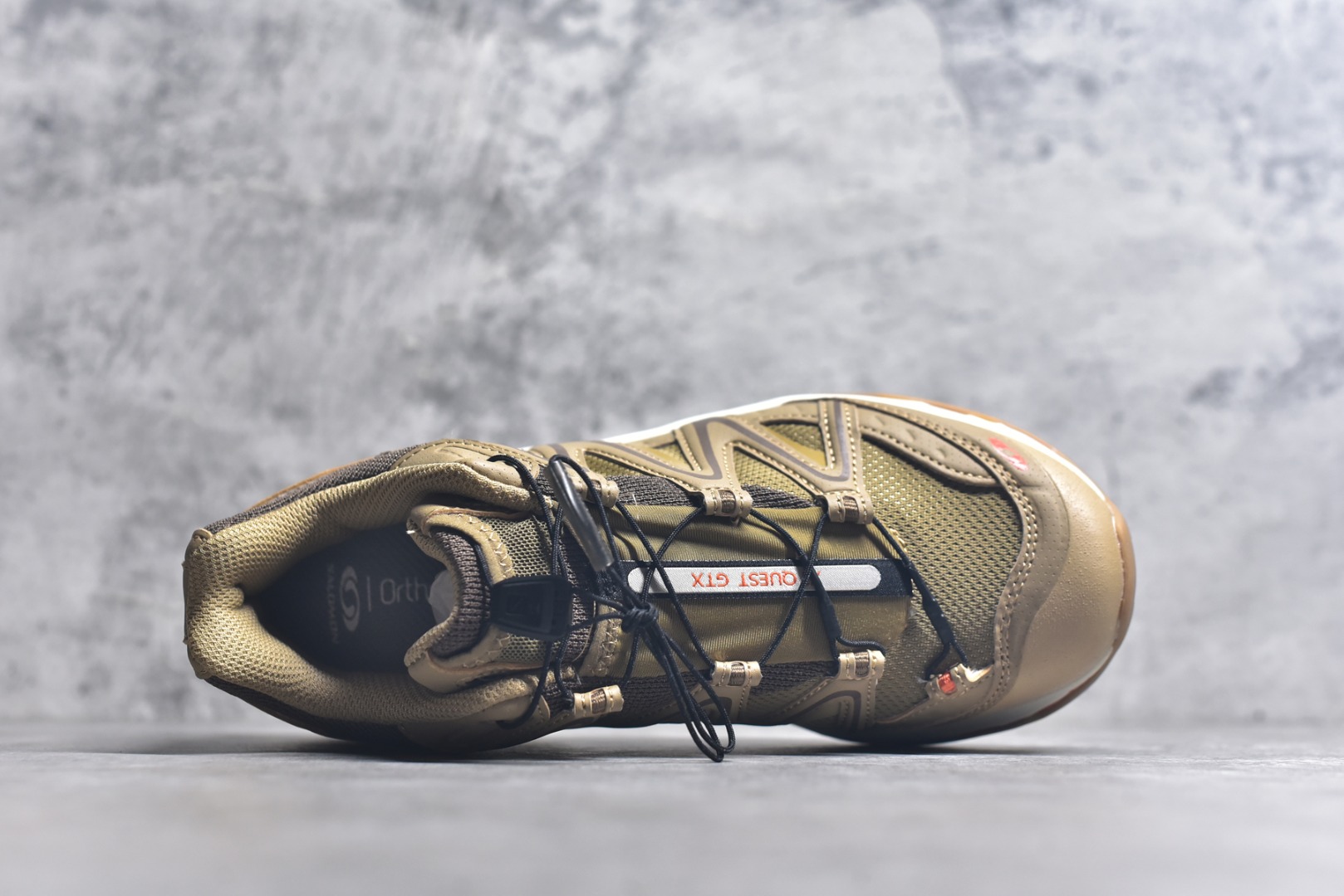 图片[4]-#Salomon XT-QUEST ADV 萨洛蒙 时尚 舒适减震防滑耐磨 低帮跑步鞋 男女同款 477811 纯原外贸平台特供订单 耗时半年巨作 全套原纸板楦头开发 原厂特供网布配套加持 确保原汁原味 完美呈现版型 原档数据独家私模五层组合大底 男女鞋同步官方 原装Ortholite轻量化鞋垫 中底布带钢印编号 原厂TPU锁扣 进口港宝加持 后跟自然饱满 还原公司包裹性 基于 SALOMON 初代 XT 鞋身造型并搭载 4D ADVANCED CHASSIS™ 大底打造而成 为这款 XT-QUEST 带来了多项足部控制与保护等功能性 如在运动过程中控制左右晃动的过程而提高稳定性、改善长途越野过程中足中到足尖的过渡、提高感知岩石的精确度以抵抗尖锐物体对脚底的伤害以及采用动态缓冲来增强穿着舒适感 从而减轻疲劳感 使 XT-QUEST 成为一双舒适且安全的户外之履 尺码：36 36.5 37.5 38 38.5 39 40 40.5 41 42 42.5 43 44 44.5 45-选品中心