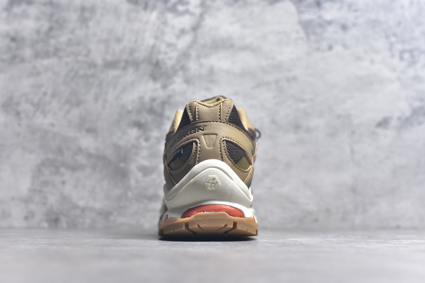 图片[5]-#Salomon XT-QUEST ADV 萨洛蒙 时尚 舒适减震防滑耐磨 低帮跑步鞋 男女同款 477811 纯原外贸平台特供订单 耗时半年巨作 全套原纸板楦头开发 原厂特供网布配套加持 确保原汁原味 完美呈现版型 原档数据独家私模五层组合大底 男女鞋同步官方 原装Ortholite轻量化鞋垫 中底布带钢印编号 原厂TPU锁扣 进口港宝加持 后跟自然饱满 还原公司包裹性 基于 SALOMON 初代 XT 鞋身造型并搭载 4D ADVANCED CHASSIS™ 大底打造而成 为这款 XT-QUEST 带来了多项足部控制与保护等功能性 如在运动过程中控制左右晃动的过程而提高稳定性、改善长途越野过程中足中到足尖的过渡、提高感知岩石的精确度以抵抗尖锐物体对脚底的伤害以及采用动态缓冲来增强穿着舒适感 从而减轻疲劳感 使 XT-QUEST 成为一双舒适且安全的户外之履 尺码：36 36.5 37.5 38 38.5 39 40 40.5 41 42 42.5 43 44 44.5 45-选品中心