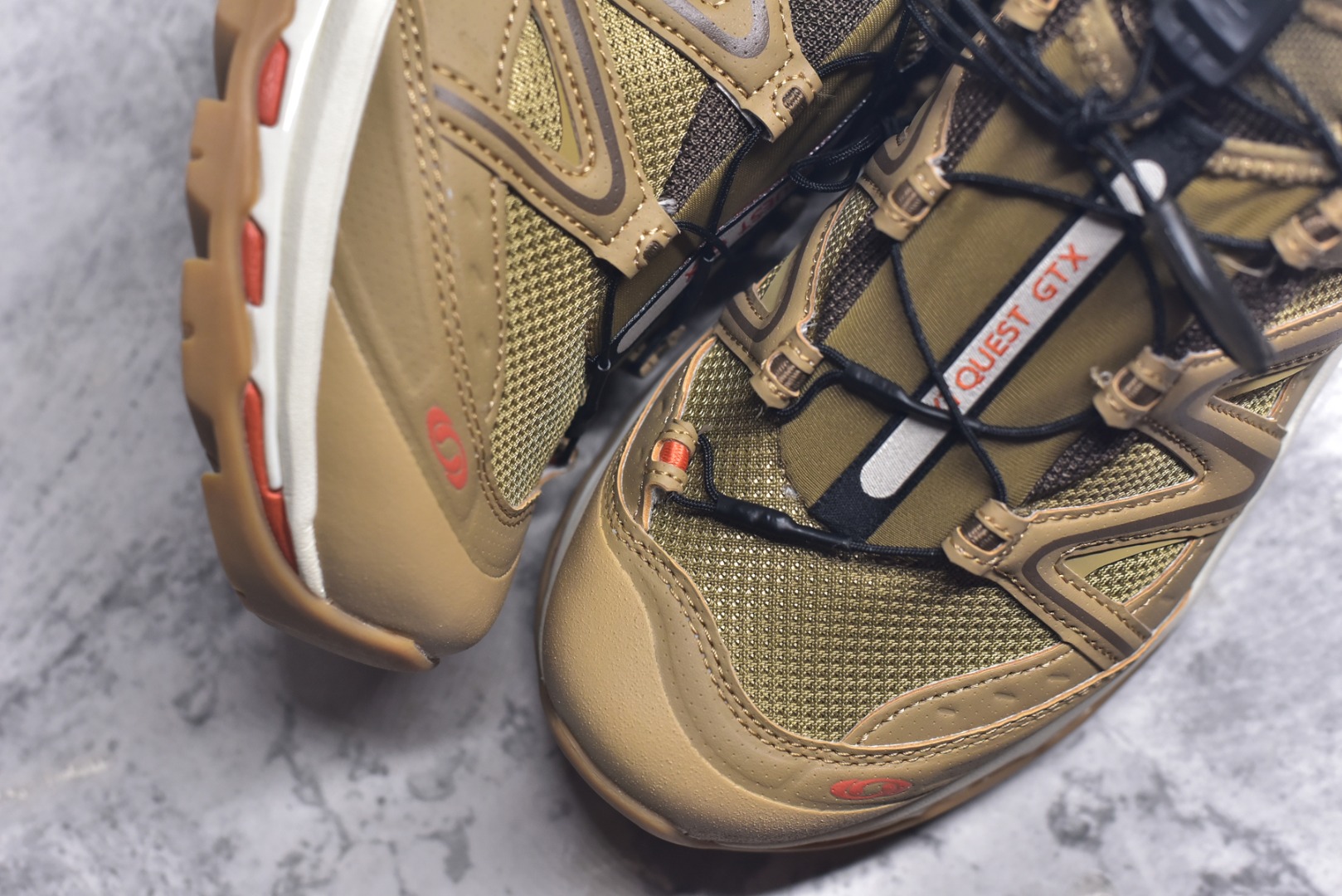 图片[8]-#Salomon XT-QUEST ADV 萨洛蒙 时尚 舒适减震防滑耐磨 低帮跑步鞋 男女同款 477811 纯原外贸平台特供订单 耗时半年巨作 全套原纸板楦头开发 原厂特供网布配套加持 确保原汁原味 完美呈现版型 原档数据独家私模五层组合大底 男女鞋同步官方 原装Ortholite轻量化鞋垫 中底布带钢印编号 原厂TPU锁扣 进口港宝加持 后跟自然饱满 还原公司包裹性 基于 SALOMON 初代 XT 鞋身造型并搭载 4D ADVANCED CHASSIS™ 大底打造而成 为这款 XT-QUEST 带来了多项足部控制与保护等功能性 如在运动过程中控制左右晃动的过程而提高稳定性、改善长途越野过程中足中到足尖的过渡、提高感知岩石的精确度以抵抗尖锐物体对脚底的伤害以及采用动态缓冲来增强穿着舒适感 从而减轻疲劳感 使 XT-QUEST 成为一双舒适且安全的户外之履 尺码：36 36.5 37.5 38 38.5 39 40 40.5 41 42 42.5 43 44 44.5 45-选品中心