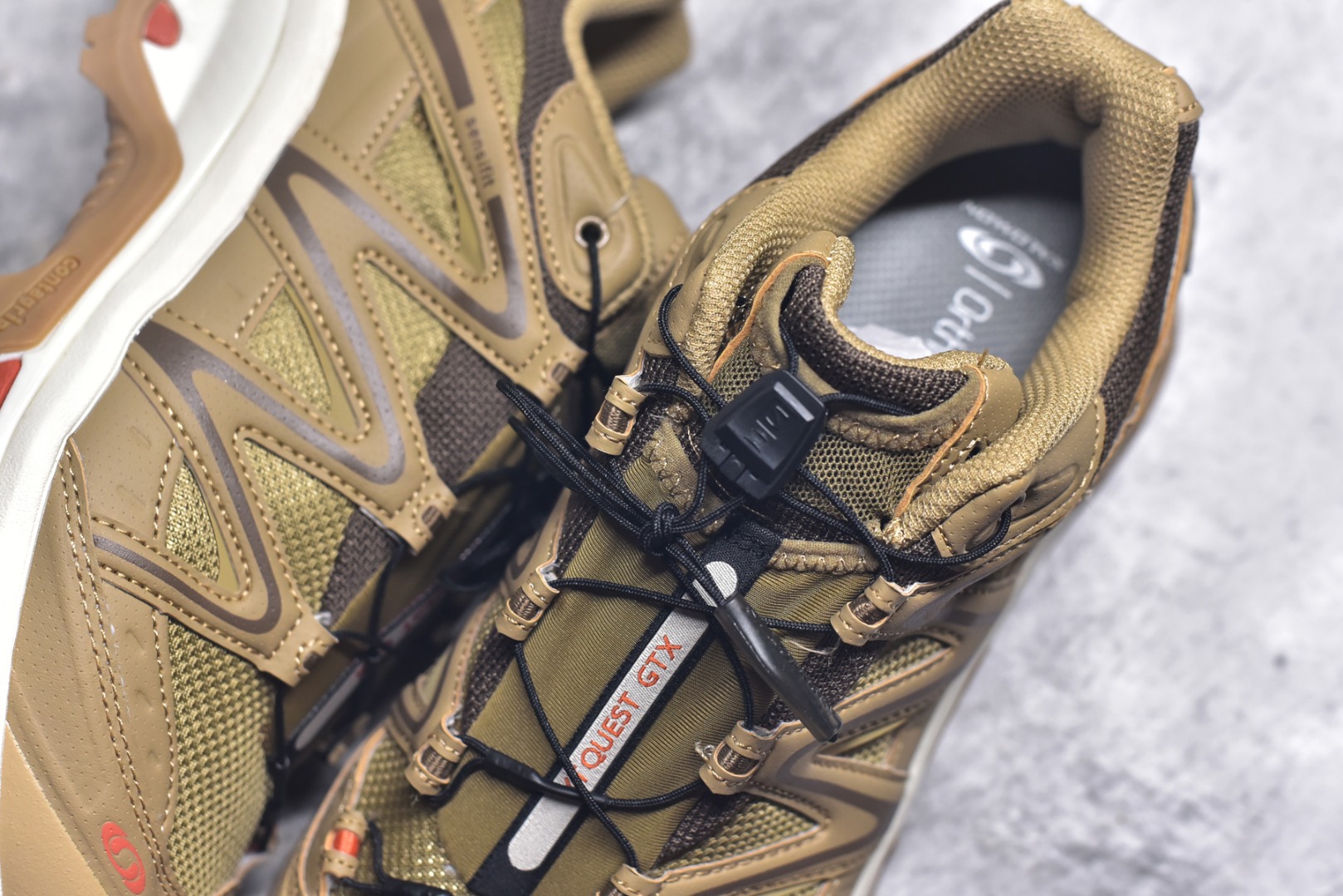 图片[9]-#Salomon XT-QUEST ADV 萨洛蒙 时尚 舒适减震防滑耐磨 低帮跑步鞋 男女同款 477811 纯原外贸平台特供订单 耗时半年巨作 全套原纸板楦头开发 原厂特供网布配套加持 确保原汁原味 完美呈现版型 原档数据独家私模五层组合大底 男女鞋同步官方 原装Ortholite轻量化鞋垫 中底布带钢印编号 原厂TPU锁扣 进口港宝加持 后跟自然饱满 还原公司包裹性 基于 SALOMON 初代 XT 鞋身造型并搭载 4D ADVANCED CHASSIS™ 大底打造而成 为这款 XT-QUEST 带来了多项足部控制与保护等功能性 如在运动过程中控制左右晃动的过程而提高稳定性、改善长途越野过程中足中到足尖的过渡、提高感知岩石的精确度以抵抗尖锐物体对脚底的伤害以及采用动态缓冲来增强穿着舒适感 从而减轻疲劳感 使 XT-QUEST 成为一双舒适且安全的户外之履 尺码：36 36.5 37.5 38 38.5 39 40 40.5 41 42 42.5 43 44 44.5 45-选品中心
