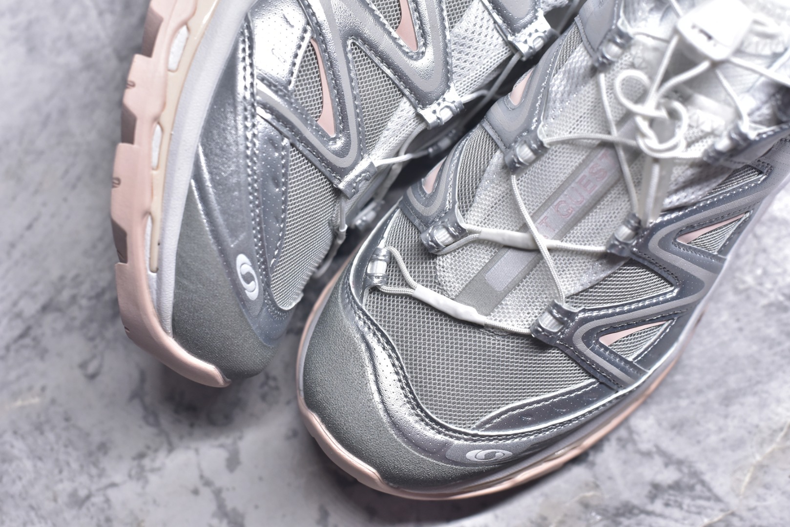 图片[8]-#Salomon XT-QUEST ADV 萨洛蒙 时尚 舒适减震防滑耐磨 低帮跑步鞋 男女同款 475420 纯原外贸平台特供订单 耗时半年巨作 全套原纸板楦头开发 原厂特供网布配套加持 确保原汁原味 完美呈现版型 原档数据独家私模五层组合大底 男女鞋同步官方 原装Ortholite轻量化鞋垫 中底布带钢印编号 原厂TPU锁扣 进口港宝加持 后跟自然饱满 还原公司包裹性 基于 SALOMON 初代 XT 鞋身造型并搭载 4D ADVANCED CHASSIS™ 大底打造而成 为这款 XT-QUEST 带来了多项足部控制与保护等功能性 如在运动过程中控制左右晃动的过程而提高稳定性、改善长途越野过程中足中到足尖的过渡、提高感知岩石的精确度以抵抗尖锐物体对脚底的伤害以及采用动态缓冲来增强穿着舒适感 从而减轻疲劳感 使 XT-QUEST 成为一双舒适且安全的户外之履 尺码：36 36.5 37.5 38 38.5 39 40 40.5 41 42 42.5 43 44 44.5 45-选品中心