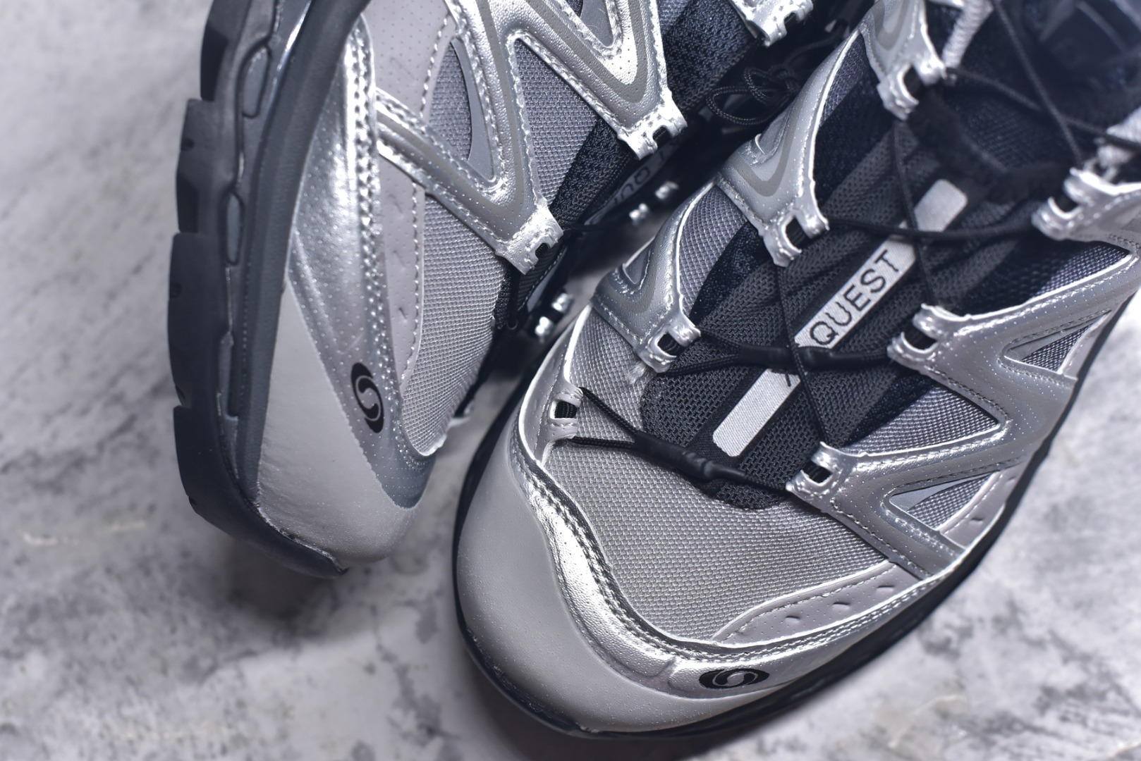 图片[8]-#Salomon XT-QUEST ADV 萨洛蒙 时尚 舒适减震防滑耐磨 低帮跑步鞋 男女同款 478852 纯原外贸平台特供订单 耗时半年巨作 全套原纸板楦头开发 原厂特供网布配套加持 确保原汁原味 完美呈现版型 原档数据独家私模五层组合大底 男女鞋同步官方 原装Ortholite轻量化鞋垫 中底布带钢印编号 原厂TPU锁扣 进口港宝加持 后跟自然饱满 还原公司包裹性 基于 SALOMON 初代 XT 鞋身造型并搭载 4D ADVANCED CHASSIS™ 大底打造而成 为这款 XT-QUEST 带来了多项足部控制与保护等功能性 如在运动过程中控制左右晃动的过程而提高稳定性、改善长途越野过程中足中到足尖的过渡、提高感知岩石的精确度以抵抗尖锐物体对脚底的伤害以及采用动态缓冲来增强穿着舒适感 从而减轻疲劳感 使 XT-QUEST 成为一双舒适且安全的户外之履 尺码：36 36.5 37.5 38 38.5 39 40 40.5 41 42 42.5 43 44 44.5 45-选品中心
