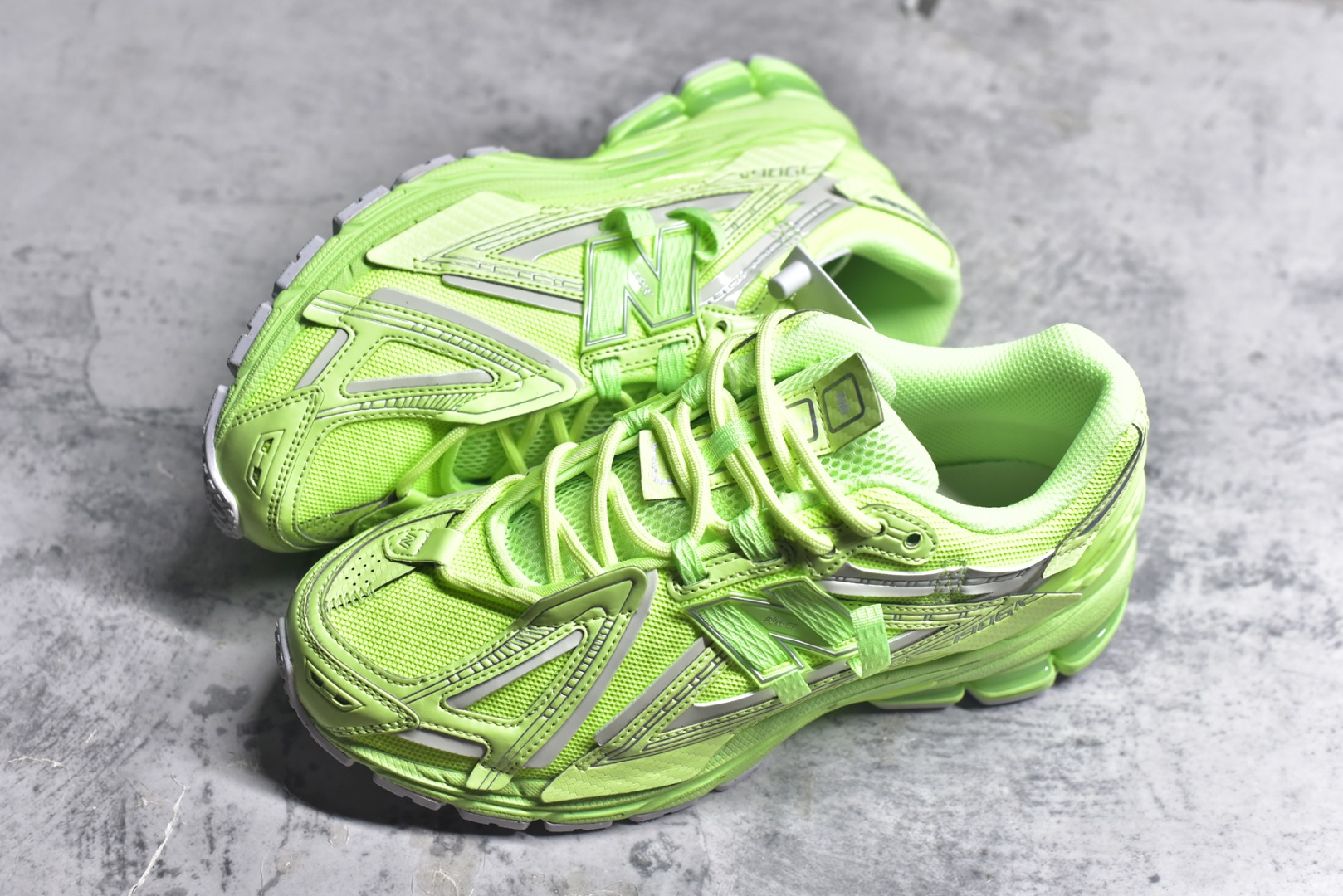 图片[7]-#New Balance 1906系列复古老爹风休闲运动慢跑鞋 U1906AF #采用轻质牛剖革拼接透气网眼衬垫织物鞋面材质 T-Beam大底提供足步弓支撑，保持步态稳定 后跟搭载外露缓震胶 尺码：36 37 37.5 38 38.5 39 40 40.5 41 42 42.5 43 44 44.5 45 46.5-选品中心