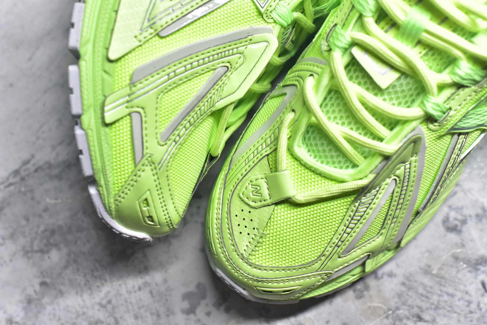 图片[8]-#New Balance 1906系列复古老爹风休闲运动慢跑鞋 U1906AF #采用轻质牛剖革拼接透气网眼衬垫织物鞋面材质 T-Beam大底提供足步弓支撑，保持步态稳定 后跟搭载外露缓震胶 尺码：36 37 37.5 38 38.5 39 40 40.5 41 42 42.5 43 44 44.5 45 46.5-选品中心