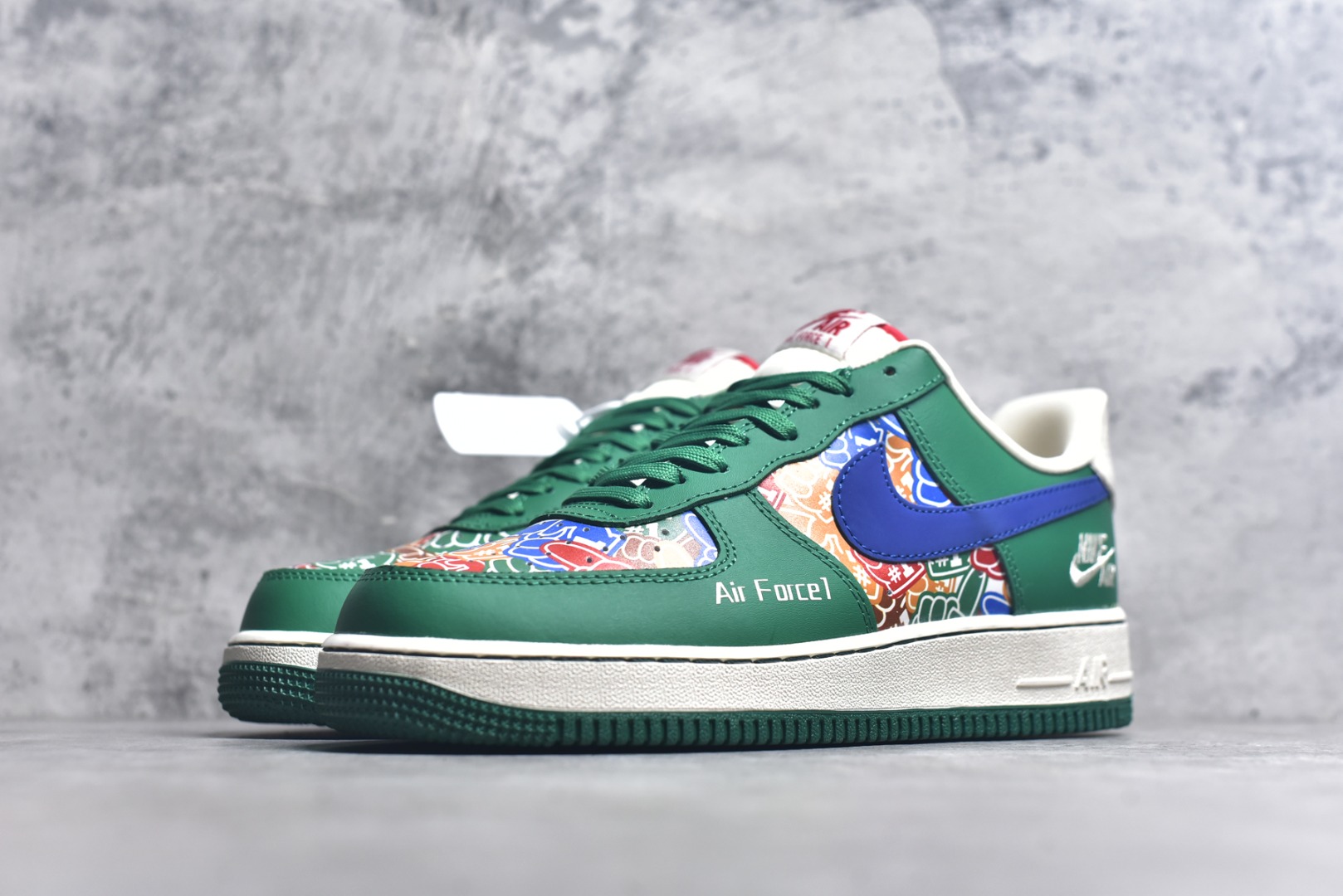 图片[2]-#Nike Air Force 1\’07 Low 联名 双拼绿蓝勾 空军一号低帮休闲板鞋 KJ1688-007 #原楦头原纸板 原装鞋盒 定制五金配件 内置全掌气垫 原厂鞋底 尺码：36 37 37.5 38 39 39.5 40 40.5 41.5 42 42.5 43 44 44.5 45 9.D4-选品中心