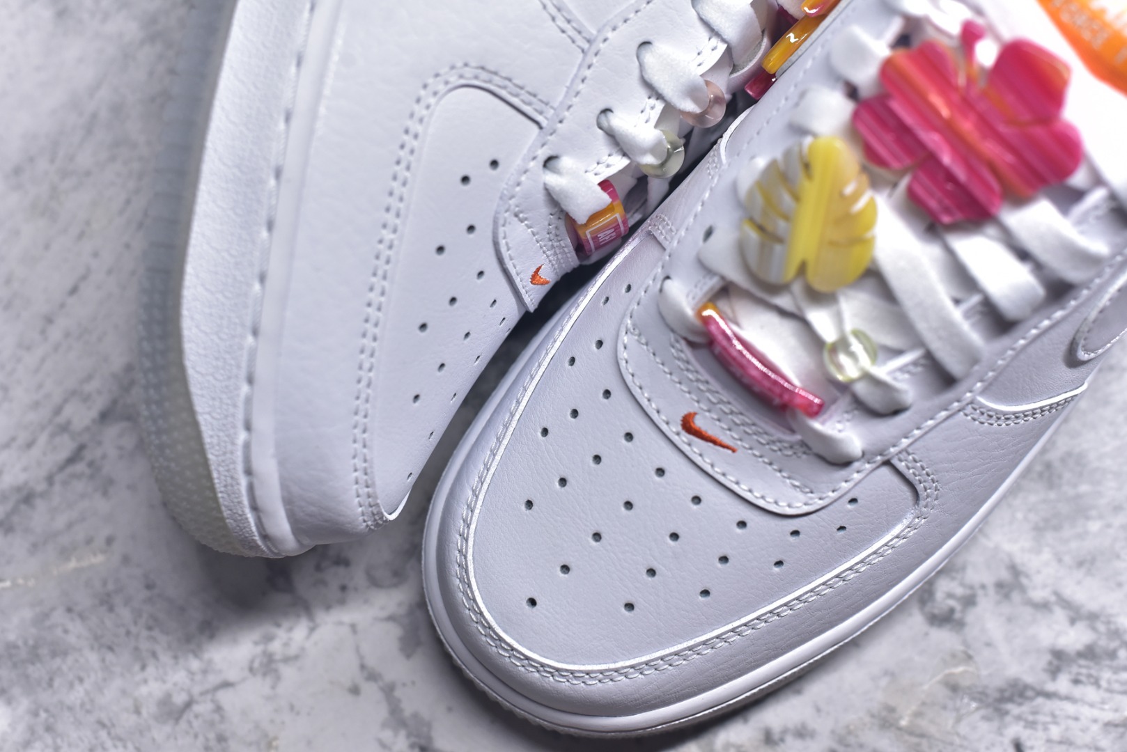 图片[8]-#NK Air Force 1´07 Low 空军一号低帮百搭休闲运动板鞋 IB8875-111 柔软、弹性十足的缓震性能和出色的中底设计 横跨复古与现代的外型结合 造就出风靡全球 三十多年的Force 1 直到今天还深受青睐 实拍调校N版已经零色差零失真 百分百还原实物色彩所见即所得 不存在货不对板色差等低级问题 选购参考实物拍摄 不混卖不参货 只用心做好货严格选品 承诺混一赔十 尺码：36 36.5 37.5 38 38.5 39 40 40.5 41 42 42.5 43 44 44.5 45-选品中心