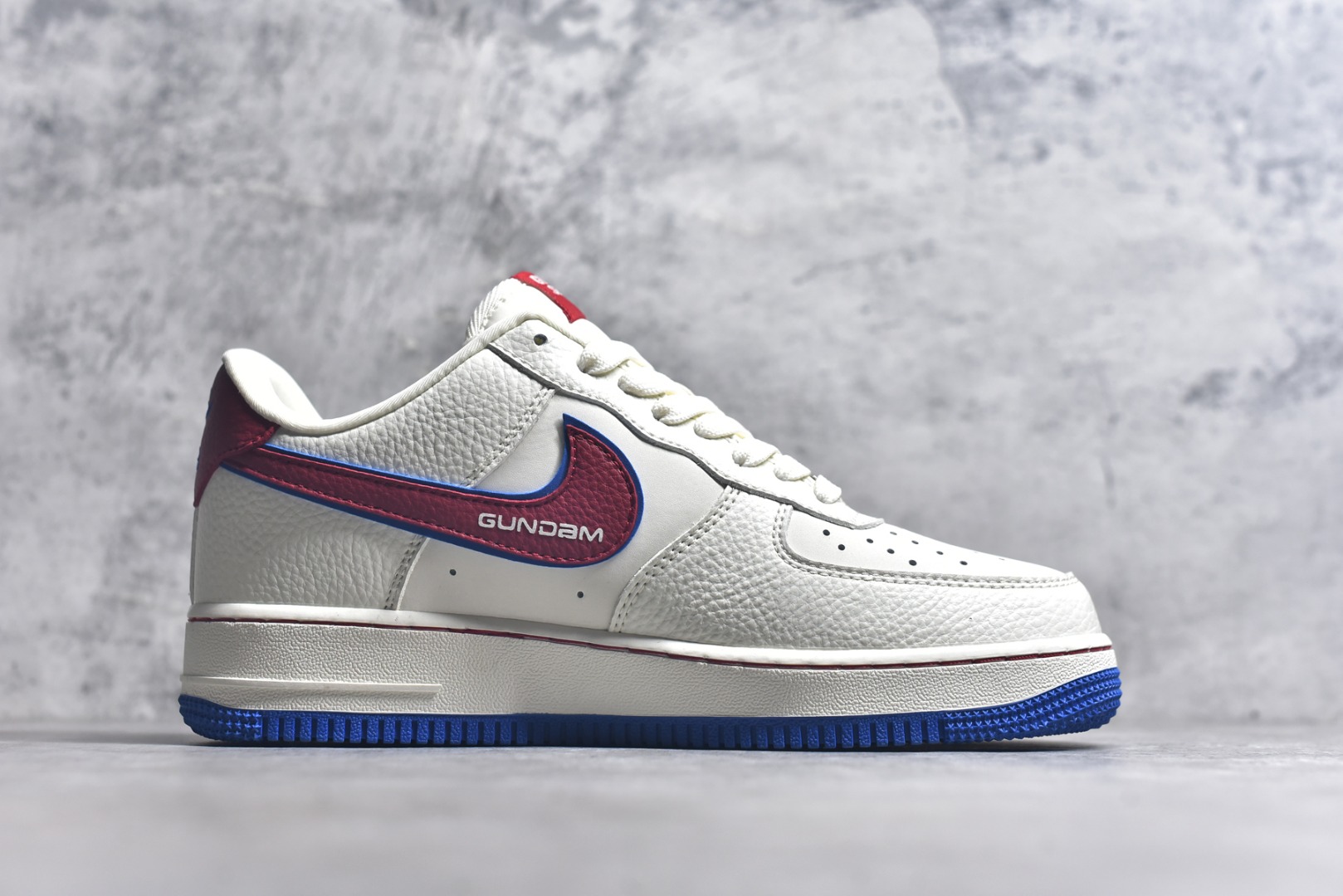 图片[3]-#Nike Air Force 1\’07 Low 万代联名 白红蓝 空军一号低帮休闲板鞋 SC0601-565 #原楦头原纸板 原装鞋盒 原厂鞋底 超高清洁度 细节完美 尺码：36 37 37.5 38 39 39.5 40 40.5 41.5 42 42.5 43 44 44.5 45 9.D4-选品中心