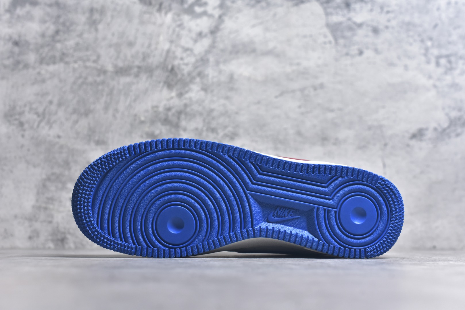 图片[6]-#Nike Air Force 1\’07 Low 万代联名 白红蓝 空军一号低帮休闲板鞋 SC0601-565 #原楦头原纸板 原装鞋盒 原厂鞋底 超高清洁度 细节完美 尺码：36 37 37.5 38 39 39.5 40 40.5 41.5 42 42.5 43 44 44.5 45 9.D4-选品中心