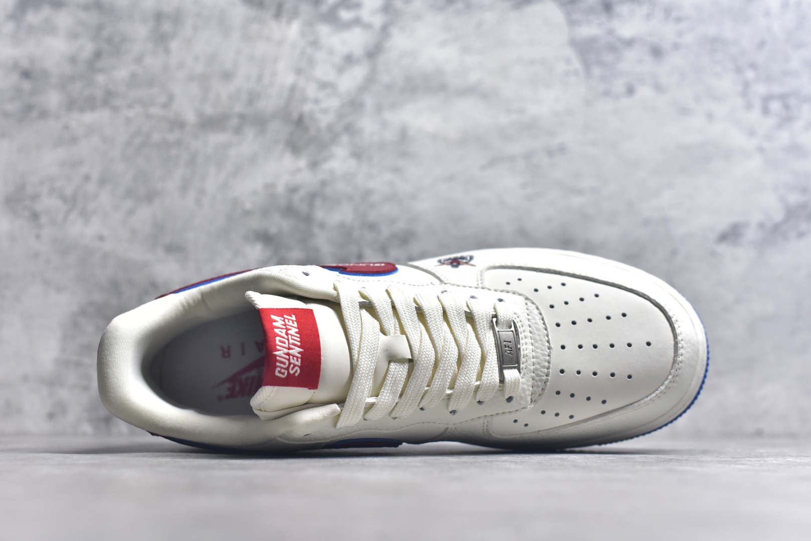 图片[4]-#Nike Air Force 1\’07 Low 万代联名 白红蓝 空军一号低帮休闲板鞋 SC0601-565 #原楦头原纸板 原装鞋盒 原厂鞋底 超高清洁度 细节完美 尺码：36 37 37.5 38 39 39.5 40 40.5 41.5 42 42.5 43 44 44.5 45 9.D4-选品中心