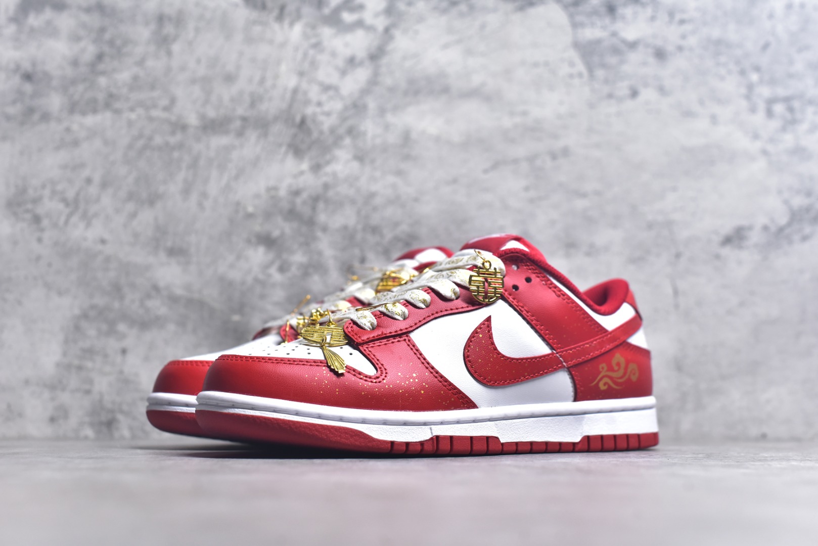 图片[2]-#Nike SB Dunk Low \”Just Do it\” 囍庆婚礼 周年高端定制 低帮休闲板鞋 FB9109-119 #定制鞋盒 大厂纯原品质出货 超高清洁度 皮料切割干净无任何毛边 细节完美 尺码：36 36.5 37.5 38 38.5 39 40 40.5 41 42 42.5 43 44 44.5 45 46 9.E5-选品中心
