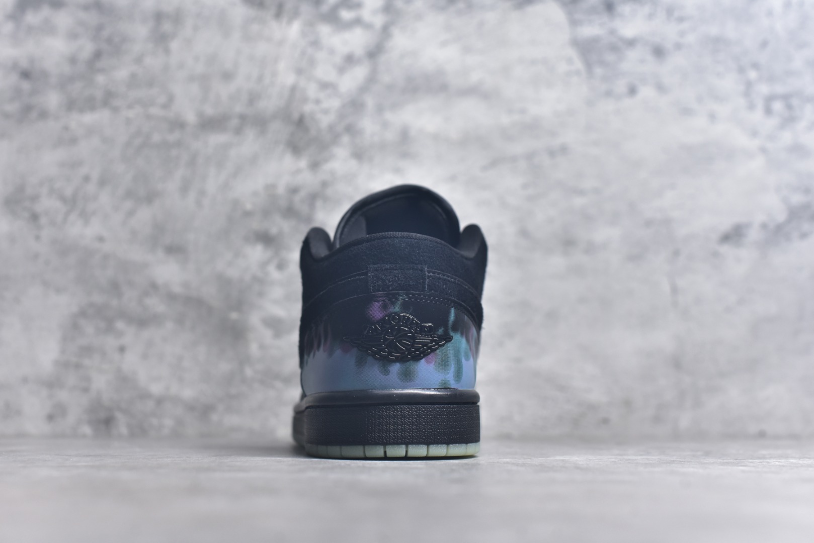图片[5]-#Air Jordan AJ1 Low 低帮 恶魔之眼 HQ3442-001 全新流水线出品 DT版本唯一平替选择 市场第二梯队最强版 全部原鞋开发 原楦原纸板开发 全鞋电脑针车 原厂内置全掌气垫 原盒内在原标 唯一Zp原版鞋带绑法 免检产品 全新2022版型 全头层皮料 完美零毛边处理 原厂配置全掌气垫 价格定位良心 几十个配色陆续出货 实拍调校N版已经零色差零失真 百分百还原实物色彩所见即所得 不存在货不对板色差等低级问题 选购参考实物拍摄 不混卖不参货 只用心做好货严格选品 承诺混一赔十 尺码：36 36.5 37.5 38 38.5 39 40 40.5 41 42 42.5 43 44 44.5 45 46-选品中心