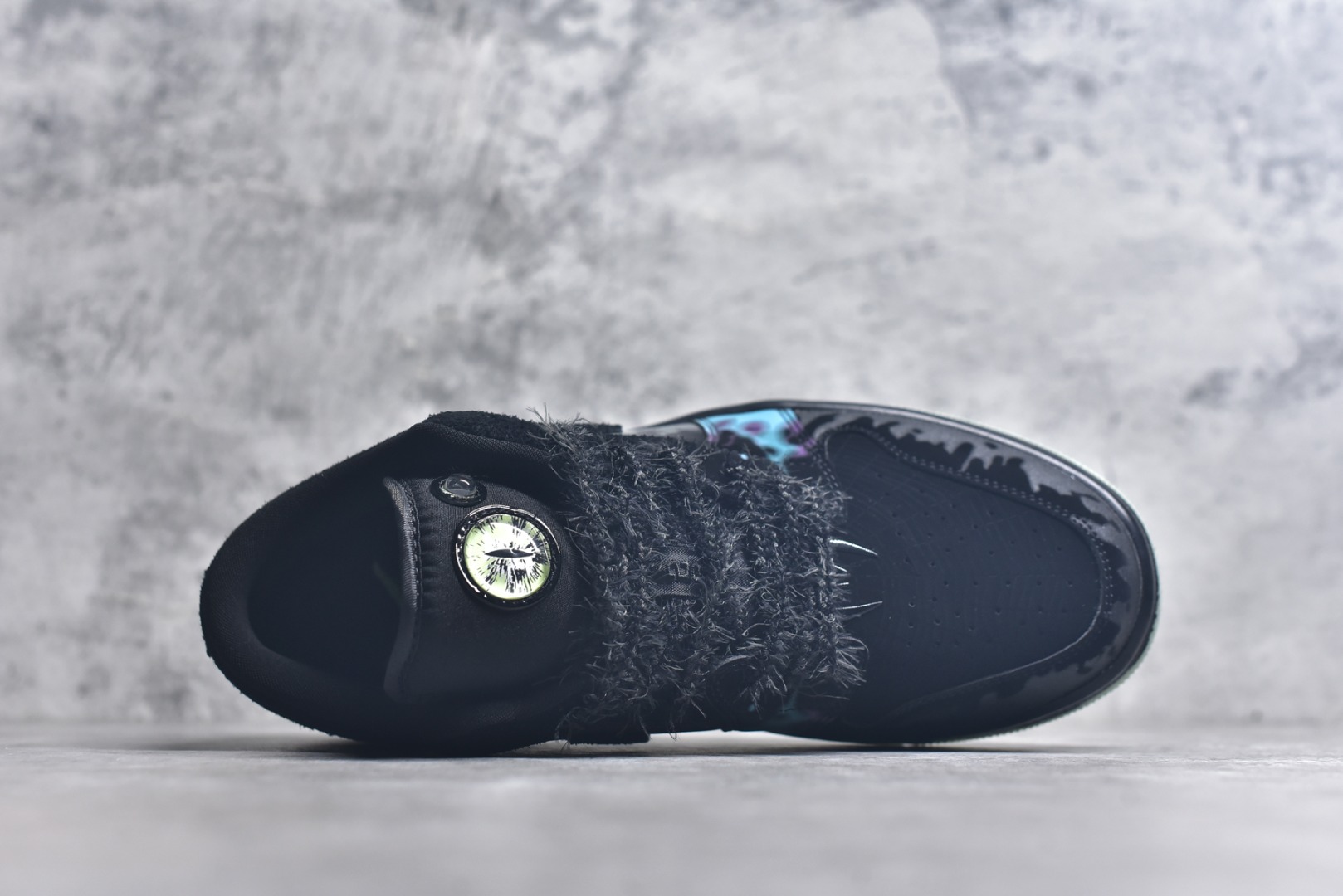 图片[4]-#Air Jordan AJ1 Low 低帮 恶魔之眼 HQ3442-001 全新流水线出品 DT版本唯一平替选择 市场第二梯队最强版 全部原鞋开发 原楦原纸板开发 全鞋电脑针车 原厂内置全掌气垫 原盒内在原标 唯一Zp原版鞋带绑法 免检产品 全新2022版型 全头层皮料 完美零毛边处理 原厂配置全掌气垫 价格定位良心 几十个配色陆续出货 实拍调校N版已经零色差零失真 百分百还原实物色彩所见即所得 不存在货不对板色差等低级问题 选购参考实物拍摄 不混卖不参货 只用心做好货严格选品 承诺混一赔十 尺码：36 36.5 37.5 38 38.5 39 40 40.5 41 42 42.5 43 44 44.5 45 46-选品中心