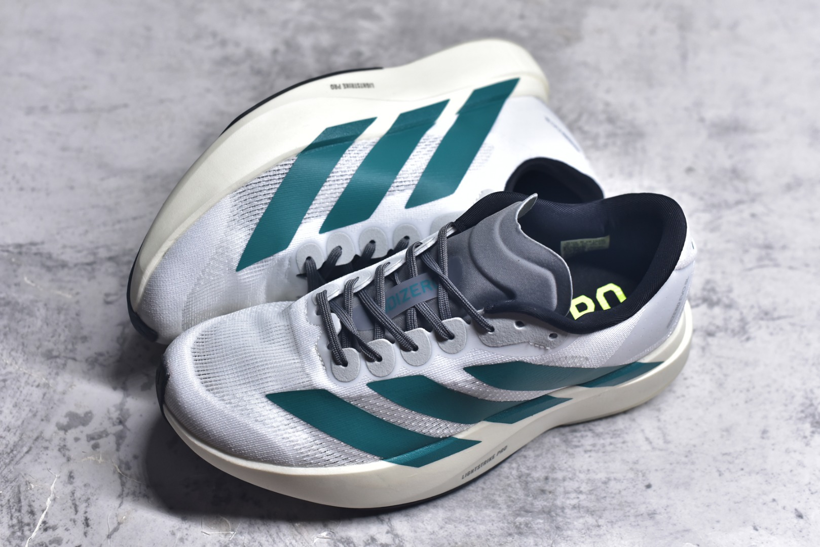 图片[7]-#Adidas Adizero Evo SL JS4487 阿迪超轻透气缓震跑鞋 #以令人难以置信的138克重量，刷新了跑鞋轻量化的记录，阿迪在材料科学和工艺技术上的深厚积累。 #全新鞋款采用Lightweight Upper材料，让穿着者几乎能够体验到一种\”裸足\”的感觉 尺码：36 36.5 37 38 38.5 39 40 40.5 41 42 42.5 43 44 44.5 45-选品中心