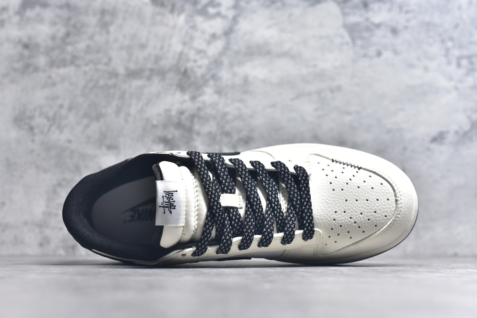 图片[4]-#Nike SB Dunk Low 斯图西联名 闪电米黑 高端定制 低帮休闲板鞋 QW5836-018 #定制鞋盒 大厂纯原品质出货 超高清洁度 皮料切割干净无任何毛边 细节完美 尺码：36 36.5 37.5 38 38.5 39 40 40.5 41 42 42.5 43 44 44.5 45 9.E5-选品中心
