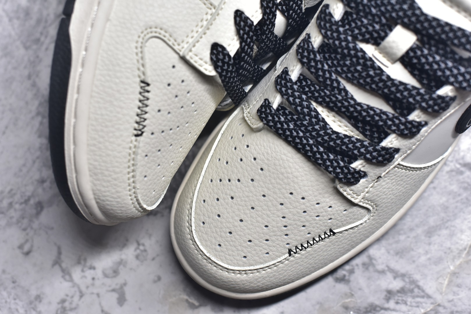 图片[8]-#Nike SB Dunk Low 斯图西联名 闪电米黑 高端定制 低帮休闲板鞋 QW5836-018 #定制鞋盒 大厂纯原品质出货 超高清洁度 皮料切割干净无任何毛边 细节完美 尺码：36 36.5 37.5 38 38.5 39 40 40.5 41 42 42.5 43 44 44.5 45 9.E5-选品中心