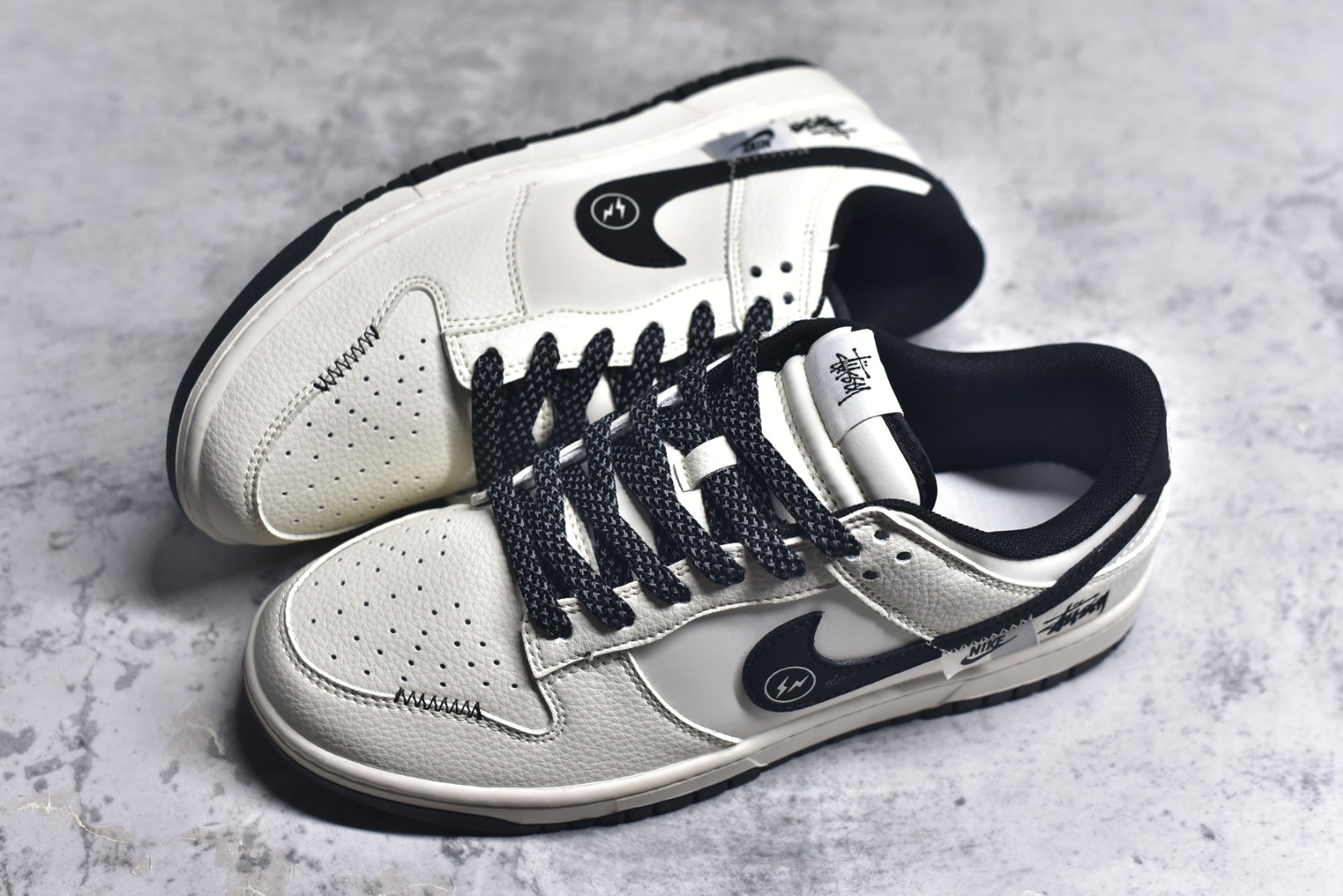 图片[7]-#Nike SB Dunk Low 斯图西联名 闪电米黑 高端定制 低帮休闲板鞋 QW5836-018 #定制鞋盒 大厂纯原品质出货 超高清洁度 皮料切割干净无任何毛边 细节完美 尺码：36 36.5 37.5 38 38.5 39 40 40.5 41 42 42.5 43 44 44.5 45 9.E5-选品中心