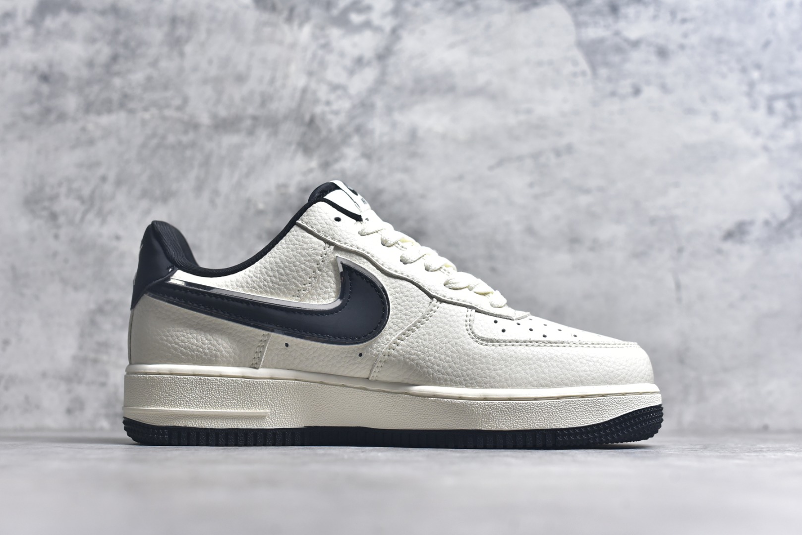 图片[3]-#Nike Air Force 1\’07 Low 米黑鬼脸 空军一号低帮休闲板鞋 DF0188-072 #原楦头原纸板 原装鞋盒 原厂鞋底 超高清洁度 细节完美 尺码：36 36.5 37.5 38 38.5 39 40 40.5 41 42 42.5 43 44 44.5 45 9.D4-选品中心