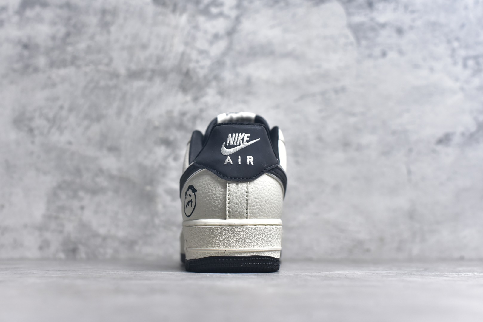 图片[5]-#Nike Air Force 1\’07 Low 米黑鬼脸 空军一号低帮休闲板鞋 DF0188-072 #原楦头原纸板 原装鞋盒 原厂鞋底 超高清洁度 细节完美 尺码：36 36.5 37.5 38 38.5 39 40 40.5 41 42 42.5 43 44 44.5 45 9.D4-选品中心