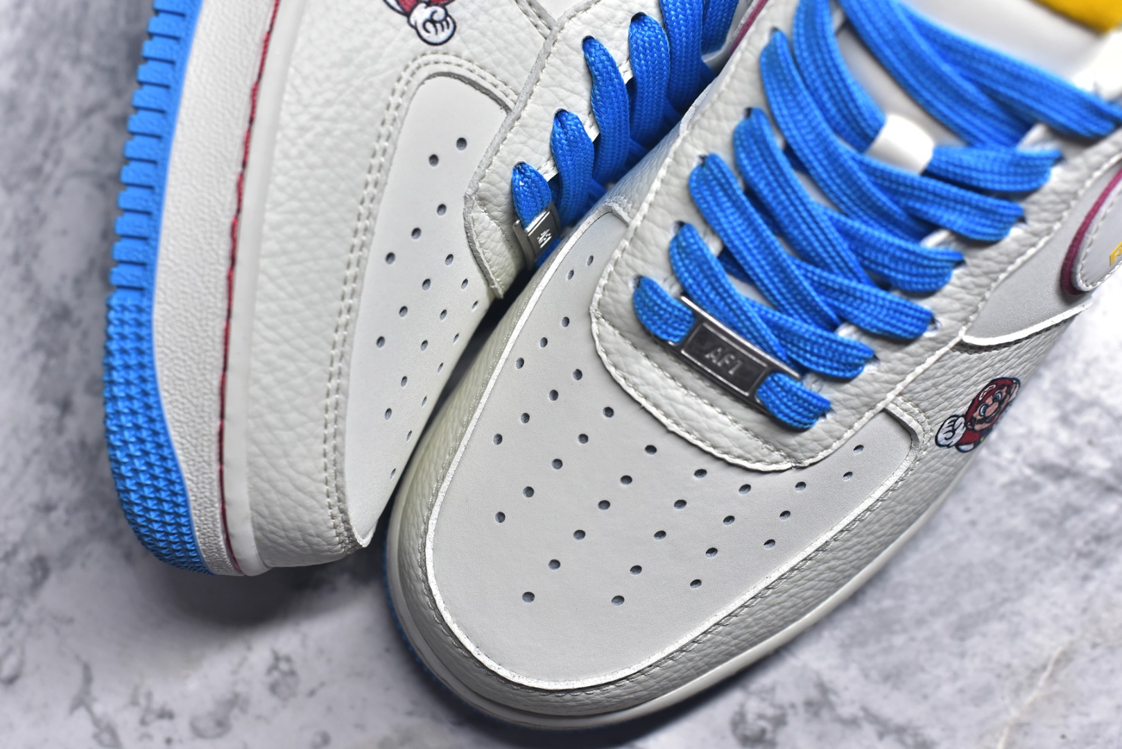 图片[8]-#Nike Air Force 1\’07 Low 马里奥联名 白蓝彩 空军一号低帮休闲板鞋 SC0601-567 #原楦头原纸板 原装鞋盒 原厂鞋底 超高清洁度 细节完美 尺码：36 36.5 37.5 38 38.5 39 40 40.5 41 42 42.5 43 44 44.5 45 9.D4-选品中心