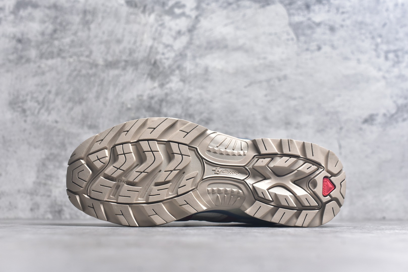 图片[6]-#Salomon XT-QUEST ADV 萨洛蒙潮流越野机能户外功能鞋 纯原外贸平台特供订单 耗时半年巨作 全套原纸板楦头开发 原厂特供网布配套加持 确保原汁原味 完美呈现版型 原档数据独家私模五层组合大底 男女鞋同步官方开发至46.5 原装Ortholite轻量化鞋垫 中底布带钢印编号 原厂TPU锁扣 进口港宝加持 后跟自然饱满 还原公司包裹性 基于 SALOMON 初代 XT 鞋身造型并搭载 4D ADVANCED CHASSIS™ 大底打造而成 为这款 XT-QUEST 带来了多项足部控制与保护等功能性 如在运动过程中控制左右晃动的过程而提高稳定性、改善长途越野过程中足中到足尖的过渡、提高感知岩石的精确度以抵抗尖锐物体对脚底的伤害以及采用动态缓冲来增强穿着舒适感 从而减轻疲劳感 使 XT-QUEST 成为一双舒适且安全的户外之履 尺码：36 36.5 37.5 38 38.5 39 40 40.5 41 42 42.5 43 44 44.5 45-选品中心