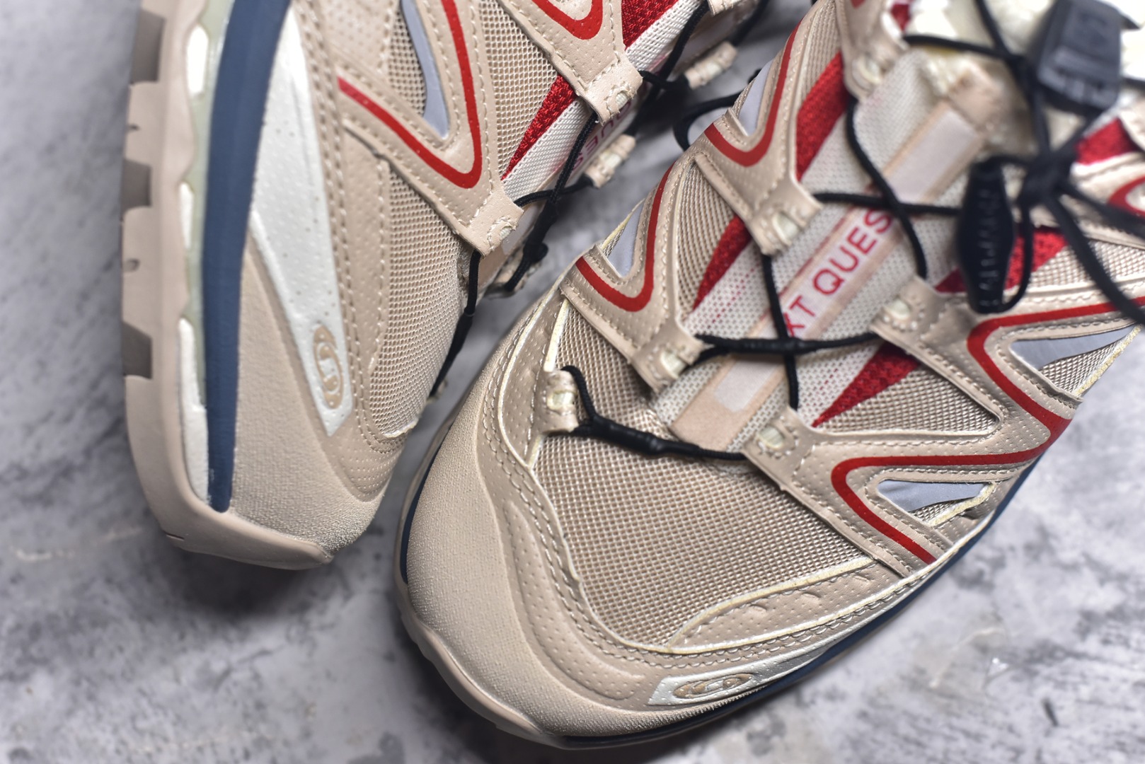 图片[8]-#Salomon XT-QUEST ADV 萨洛蒙潮流越野机能户外功能鞋 纯原外贸平台特供订单 耗时半年巨作 全套原纸板楦头开发 原厂特供网布配套加持 确保原汁原味 完美呈现版型 原档数据独家私模五层组合大底 男女鞋同步官方开发至46.5 原装Ortholite轻量化鞋垫 中底布带钢印编号 原厂TPU锁扣 进口港宝加持 后跟自然饱满 还原公司包裹性 基于 SALOMON 初代 XT 鞋身造型并搭载 4D ADVANCED CHASSIS™ 大底打造而成 为这款 XT-QUEST 带来了多项足部控制与保护等功能性 如在运动过程中控制左右晃动的过程而提高稳定性、改善长途越野过程中足中到足尖的过渡、提高感知岩石的精确度以抵抗尖锐物体对脚底的伤害以及采用动态缓冲来增强穿着舒适感 从而减轻疲劳感 使 XT-QUEST 成为一双舒适且安全的户外之履 尺码：36 36.5 37.5 38 38.5 39 40 40.5 41 42 42.5 43 44 44.5 45-选品中心