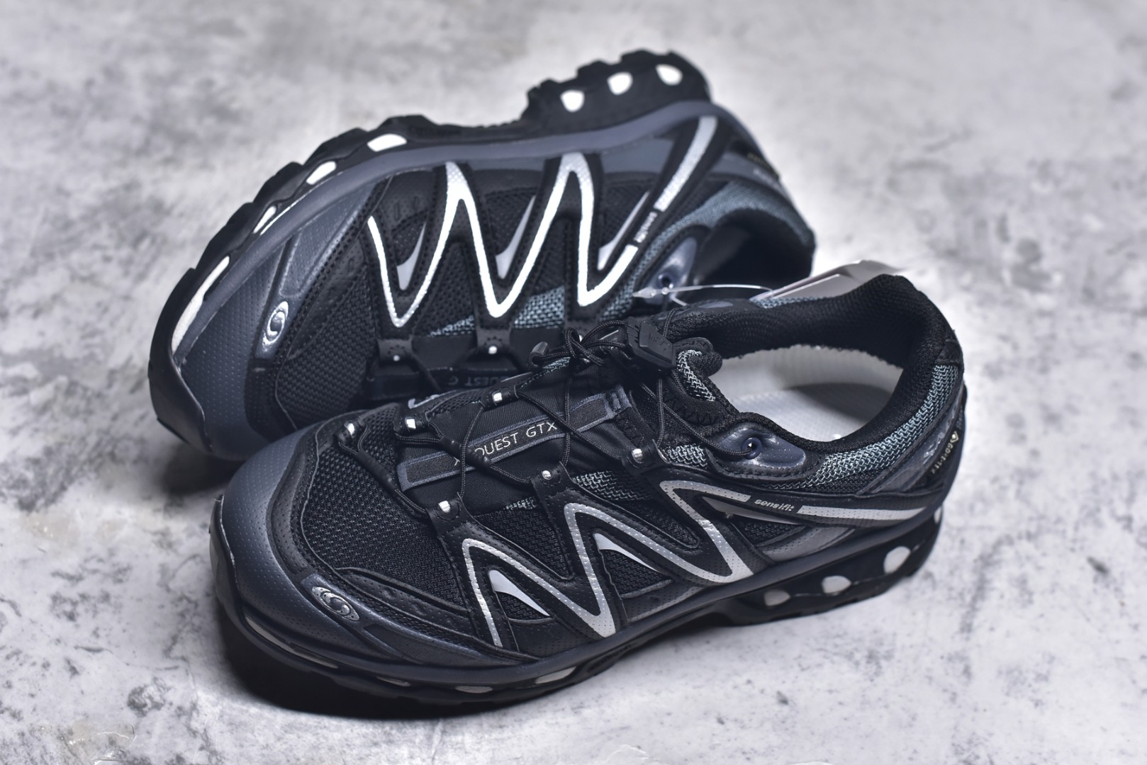 图片[7]-#Salomon XT-QUEST ADV 萨洛蒙潮流越野机能户外功能鞋 纯原外贸平台特供订单 耗时半年巨作 全套原纸板楦头开发 原厂特供网布配套加持 确保原汁原味 完美呈现版型 原档数据独家私模五层组合大底 男女鞋同步官方开发至46.5 原装Ortholite轻量化鞋垫 中底布带钢印编号 原厂TPU锁扣 进口港宝加持 后跟自然饱满 还原公司包裹性 基于 SALOMON 初代 XT 鞋身造型并搭载 4D ADVANCED CHASSIS™ 大底打造而成 为这款 XT-QUEST 带来了多项足部控制与保护等功能性 如在运动过程中控制左右晃动的过程而提高稳定性、改善长途越野过程中足中到足尖的过渡、提高感知岩石的精确度以抵抗尖锐物体对脚底的伤害以及采用动态缓冲来增强穿着舒适感 从而减轻疲劳感 使 XT-QUEST 成为一双舒适且安全的户外之履 尺码：36 36.5 37.5 38 38.5 39 40 40.5 41 42 42.5 43 44 44.5 45-选品中心