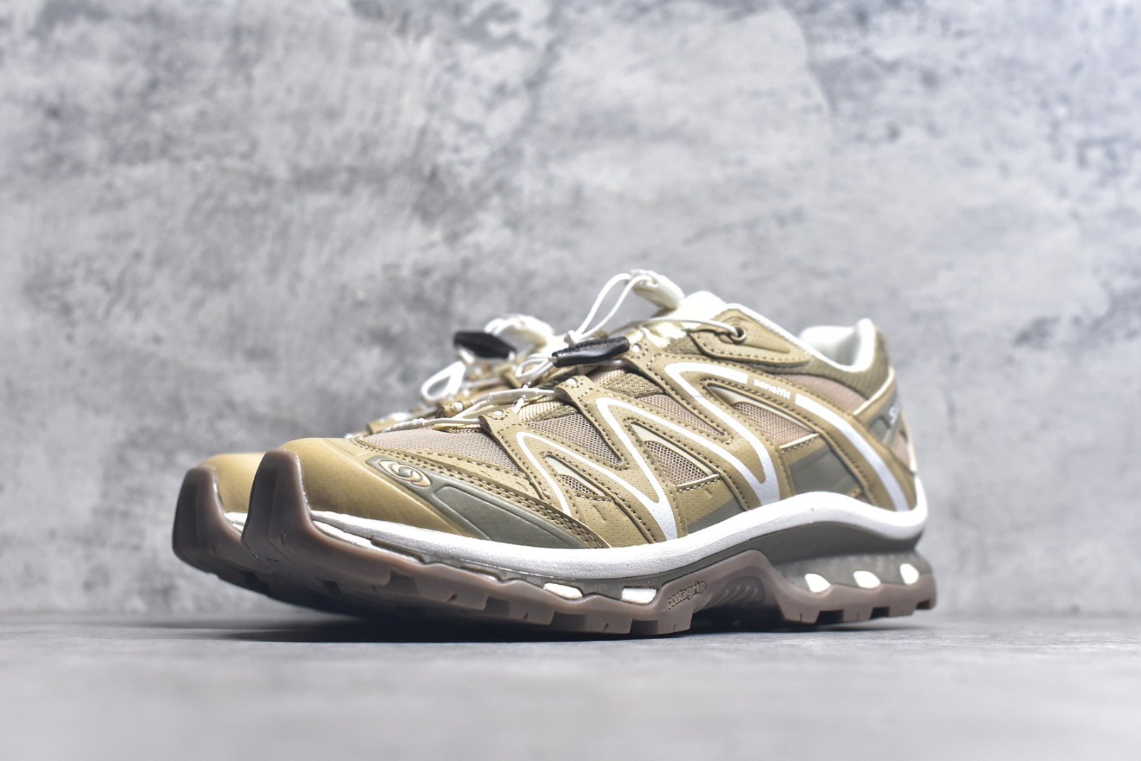 图片[2]-#Salomon XT-QUEST ADV 萨洛蒙潮流越野机能户外功能鞋 纯原外贸平台特供订单 耗时半年巨作 全套原纸板楦头开发 原厂特供网布配套加持 确保原汁原味 完美呈现版型 原档数据独家私模五层组合大底 男女鞋同步官方开发至46.5 原装Ortholite轻量化鞋垫 中底布带钢印编号 原厂TPU锁扣 进口港宝加持 后跟自然饱满 还原公司包裹性 基于 SALOMON 初代 XT 鞋身造型并搭载 4D ADVANCED CHASSIS™ 大底打造而成 为这款 XT-QUEST 带来了多项足部控制与保护等功能性 如在运动过程中控制左右晃动的过程而提高稳定性、改善长途越野过程中足中到足尖的过渡、提高感知岩石的精确度以抵抗尖锐物体对脚底的伤害以及采用动态缓冲来增强穿着舒适感 从而减轻疲劳感 使 XT-QUEST 成为一双舒适且安全的户外之履 尺码：36 36.5 37.5 38 38.5 39 40 40.5 41 42 42.5 43 44 44.5 45-选品中心