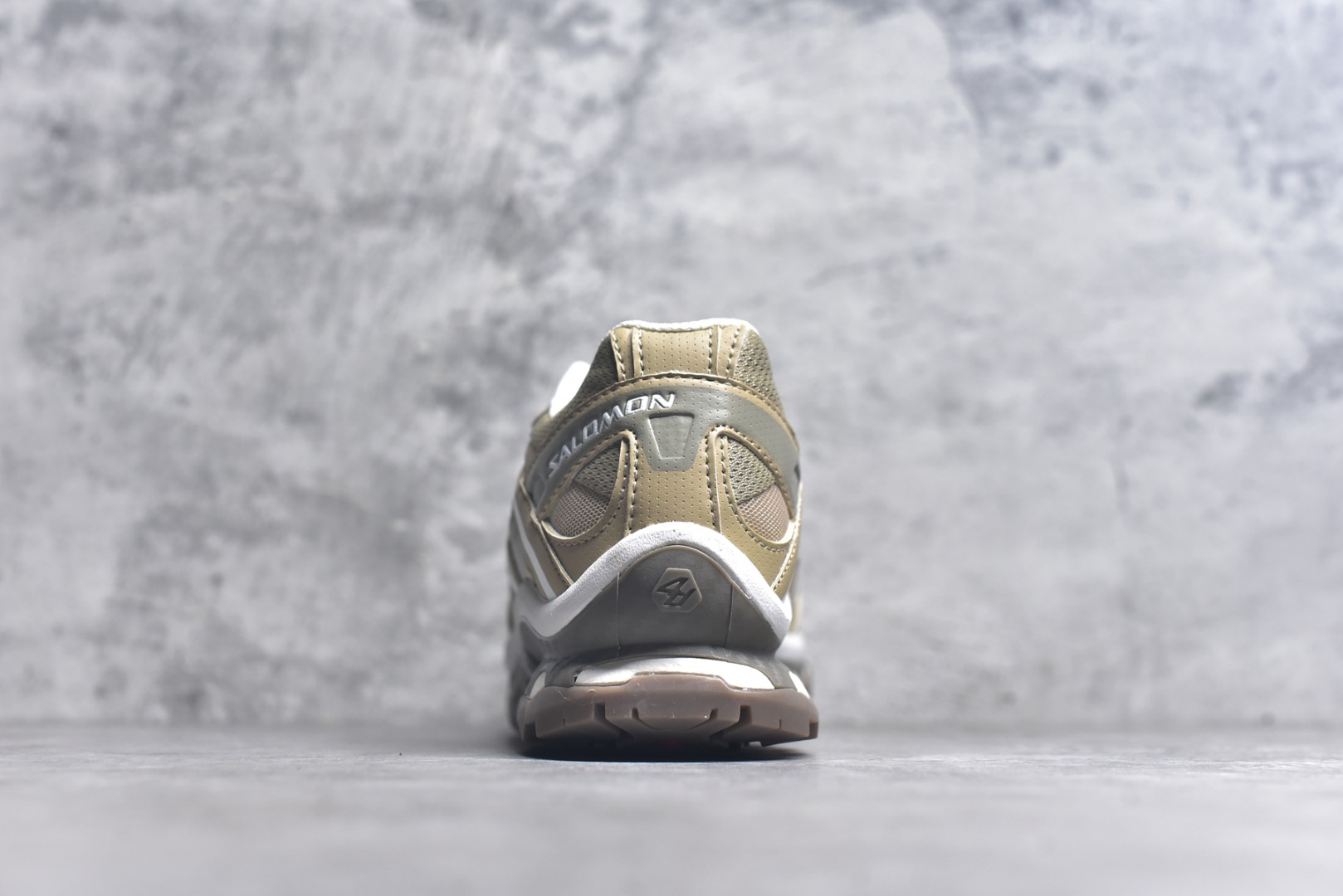 图片[5]-#Salomon XT-QUEST ADV 萨洛蒙潮流越野机能户外功能鞋 纯原外贸平台特供订单 耗时半年巨作 全套原纸板楦头开发 原厂特供网布配套加持 确保原汁原味 完美呈现版型 原档数据独家私模五层组合大底 男女鞋同步官方开发至46.5 原装Ortholite轻量化鞋垫 中底布带钢印编号 原厂TPU锁扣 进口港宝加持 后跟自然饱满 还原公司包裹性 基于 SALOMON 初代 XT 鞋身造型并搭载 4D ADVANCED CHASSIS™ 大底打造而成 为这款 XT-QUEST 带来了多项足部控制与保护等功能性 如在运动过程中控制左右晃动的过程而提高稳定性、改善长途越野过程中足中到足尖的过渡、提高感知岩石的精确度以抵抗尖锐物体对脚底的伤害以及采用动态缓冲来增强穿着舒适感 从而减轻疲劳感 使 XT-QUEST 成为一双舒适且安全的户外之履 尺码：36 36.5 37.5 38 38.5 39 40 40.5 41 42 42.5 43 44 44.5 45-选品中心