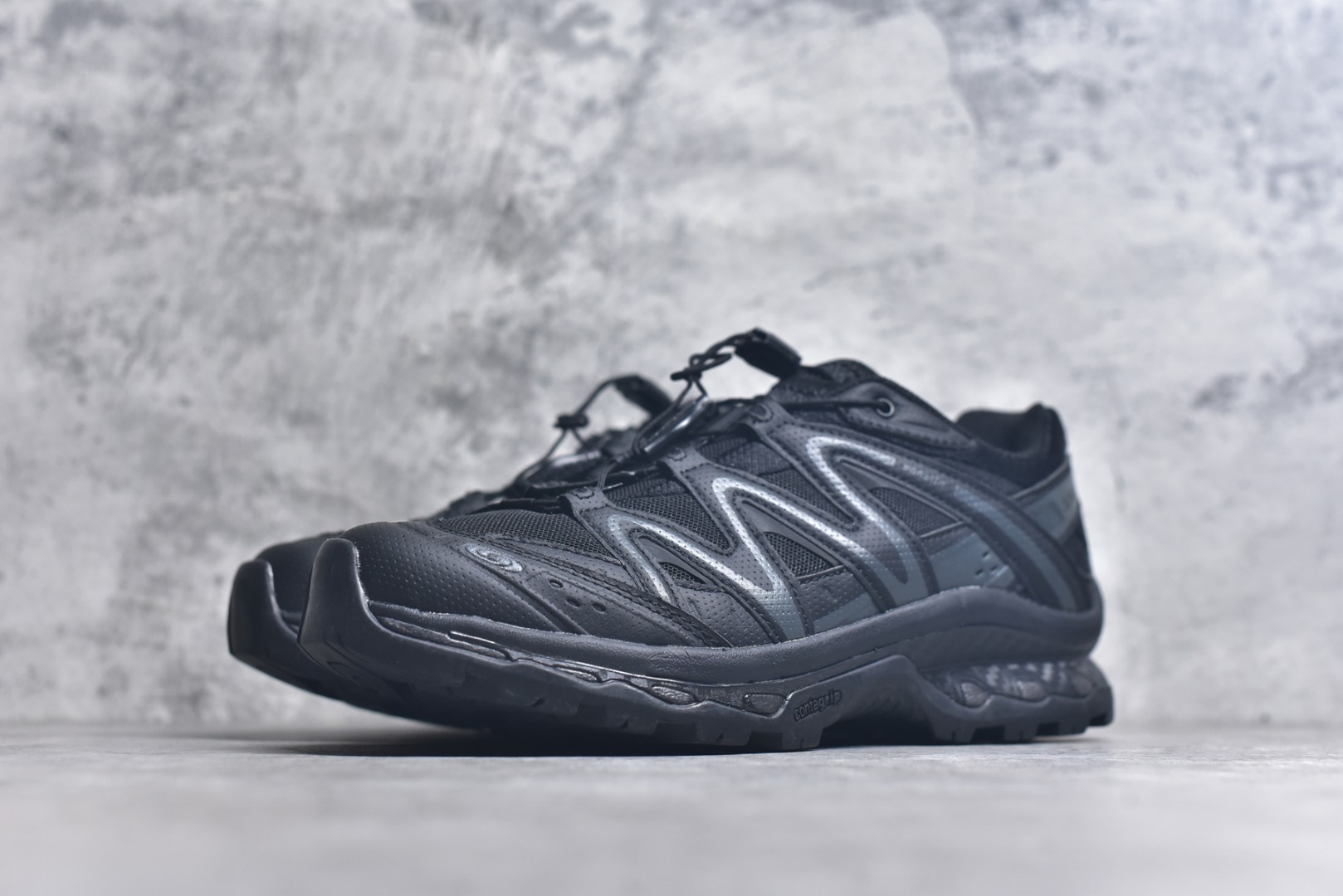 图片[2]-#Salomon XT-QUEST ADV 萨洛蒙潮流越野机能户外功能鞋 纯原外贸平台特供订单 耗时半年巨作 全套原纸板楦头开发 原厂特供网布配套加持 确保原汁原味 完美呈现版型 原档数据独家私模五层组合大底 男女鞋同步官方开发至46.5 原装Ortholite轻量化鞋垫 中底布带钢印编号 原厂TPU锁扣 进口港宝加持 后跟自然饱满 还原公司包裹性 基于 SALOMON 初代 XT 鞋身造型并搭载 4D ADVANCED CHASSIS™ 大底打造而成 为这款 XT-QUEST 带来了多项足部控制与保护等功能性 如在运动过程中控制左右晃动的过程而提高稳定性、改善长途越野过程中足中到足尖的过渡、提高感知岩石的精确度以抵抗尖锐物体对脚底的伤害以及采用动态缓冲来增强穿着舒适感 从而减轻疲劳感 使 XT-QUEST 成为一双舒适且安全的户外之履 尺码：36 36.5 37.5 38 38.5 39 40 40.5 41 42 42.5 43 44 44.5 45-选品中心