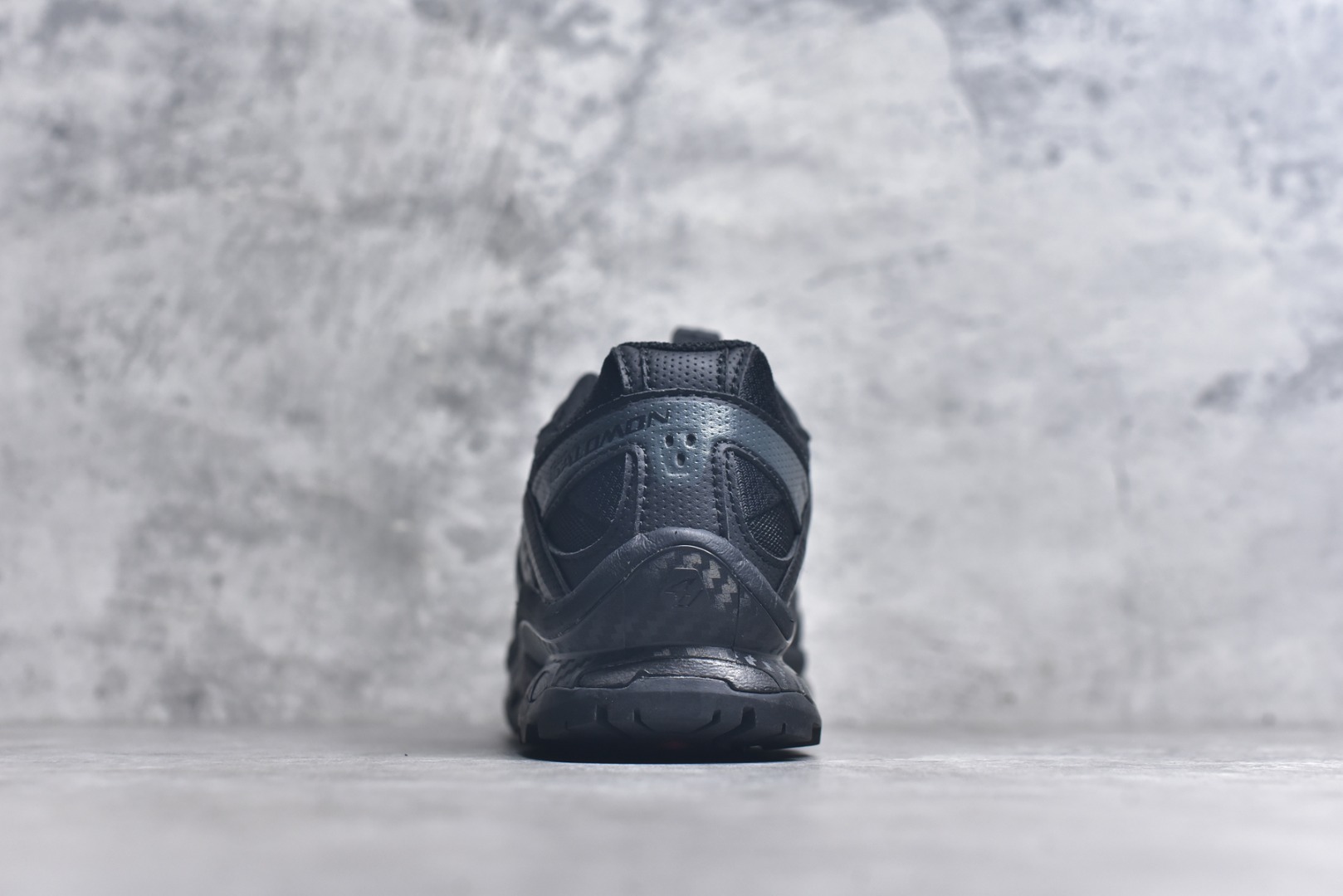 图片[5]-#Salomon XT-QUEST ADV 萨洛蒙潮流越野机能户外功能鞋 纯原外贸平台特供订单 耗时半年巨作 全套原纸板楦头开发 原厂特供网布配套加持 确保原汁原味 完美呈现版型 原档数据独家私模五层组合大底 男女鞋同步官方开发至46.5 原装Ortholite轻量化鞋垫 中底布带钢印编号 原厂TPU锁扣 进口港宝加持 后跟自然饱满 还原公司包裹性 基于 SALOMON 初代 XT 鞋身造型并搭载 4D ADVANCED CHASSIS™ 大底打造而成 为这款 XT-QUEST 带来了多项足部控制与保护等功能性 如在运动过程中控制左右晃动的过程而提高稳定性、改善长途越野过程中足中到足尖的过渡、提高感知岩石的精确度以抵抗尖锐物体对脚底的伤害以及采用动态缓冲来增强穿着舒适感 从而减轻疲劳感 使 XT-QUEST 成为一双舒适且安全的户外之履 尺码：36 36.5 37.5 38 38.5 39 40 40.5 41 42 42.5 43 44 44.5 45-选品中心