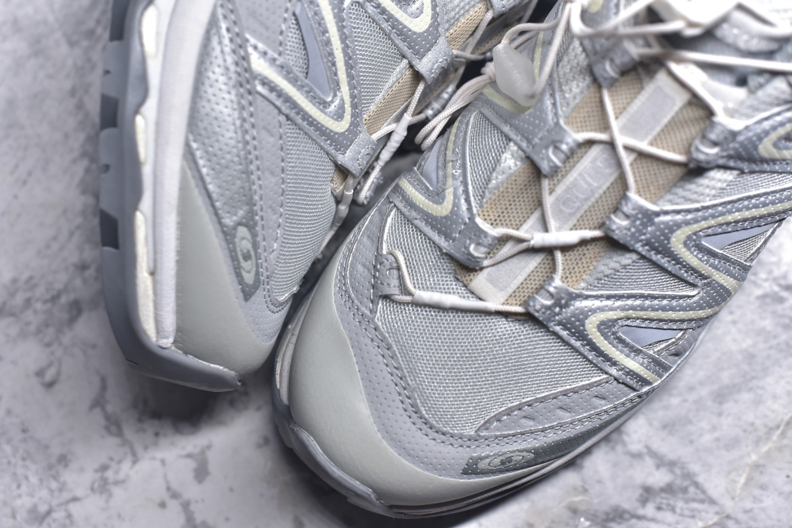 图片[8]-#Salomon XT-QUEST ADV 萨洛蒙潮流越野机能户外功能鞋 纯原外贸平台特供订单 耗时半年巨作 全套原纸板楦头开发 原厂特供网布配套加持 确保原汁原味 完美呈现版型 原档数据独家私模五层组合大底 男女鞋同步官方开发至46.5 原装Ortholite轻量化鞋垫 中底布带钢印编号 原厂TPU锁扣 进口港宝加持 后跟自然饱满 还原公司包裹性 基于 SALOMON 初代 XT 鞋身造型并搭载 4D ADVANCED CHASSIS™ 大底打造而成 为这款 XT-QUEST 带来了多项足部控制与保护等功能性 如在运动过程中控制左右晃动的过程而提高稳定性、改善长途越野过程中足中到足尖的过渡、提高感知岩石的精确度以抵抗尖锐物体对脚底的伤害以及采用动态缓冲来增强穿着舒适感 从而减轻疲劳感 使 XT-QUEST 成为一双舒适且安全的户外之履 尺码：36 36.5 37.5 38 38.5 39 40 40.5 41 42 42.5 43 44 44.5 45-选品中心