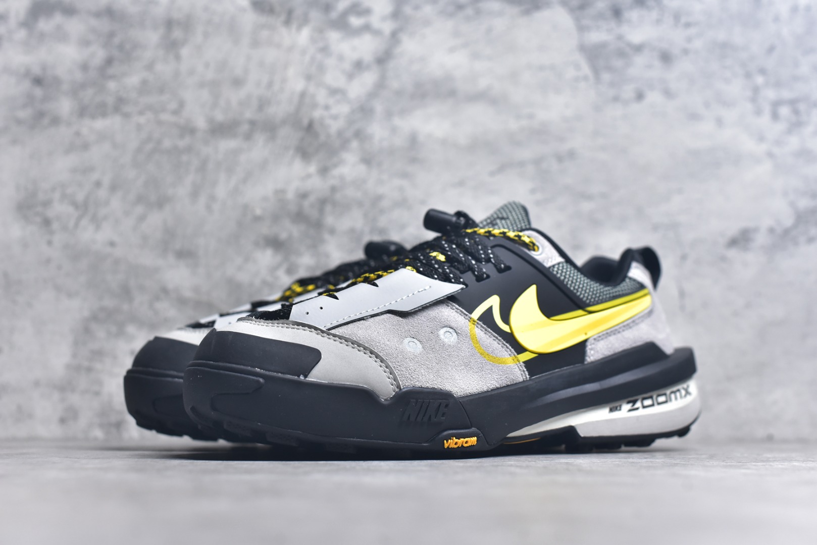 图片[2]-#Sacai x NK Zegamadome SP 联名款舒适防滑耐磨低帮生活休闲鞋 HQ8618-002 整双鞋采用了 Zoom X 缓震科技和 Vibram 外底 在保证舒适度的同时又兼顾了耐用性 并且提供了出色的抓地力 鞋面则是全新 ZoomX Zegama 科技 将网眼和绒面革材质融合而成的全新科技面料 兼顾透气性与耐用性 尺码：36 36.5 37.5 38 38.5 39 40 40.5 41 42 42.5 43 44 44.5 45 46-选品中心
