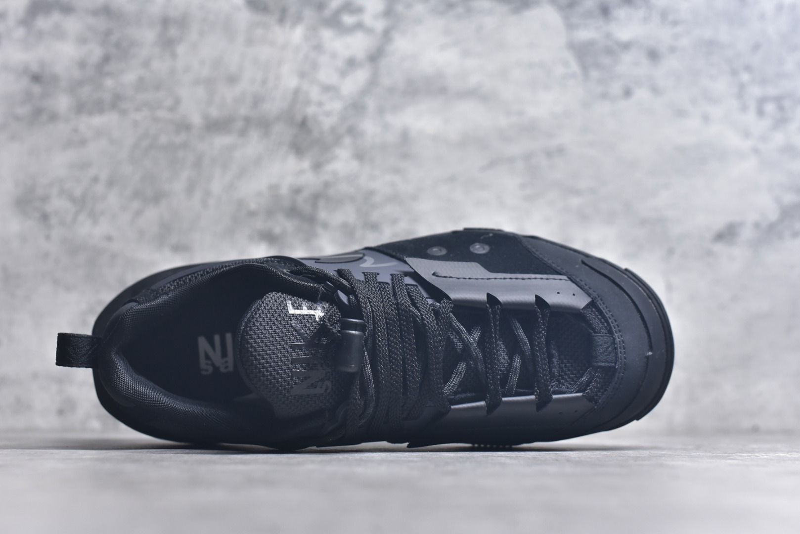 图片[4]-#Sacai x NK Zegamadome SP 联名款舒适防滑耐磨低帮生活休闲鞋 HQ8618-001 整双鞋采用了 Zoom X 缓震科技和 Vibram 外底 在保证舒适度的同时又兼顾了耐用性 并且提供了出色的抓地力 鞋面则是全新 ZoomX Zegama 科技 将网眼和绒面革材质融合而成的全新科技面料 兼顾透气性与耐用性 尺码：36 36.5 37.5 38 38.5 39 40 40.5 41 42 42.5 43 44 44.5 45 46-选品中心