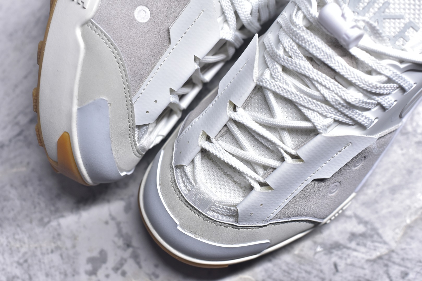 图片[8]-#Sacai x NK Zegamadome SP 联名款舒适防滑耐磨低帮生活休闲鞋 HQ8618-100 整双鞋采用了 Zoom X 缓震科技和 Vibram 外底 在保证舒适度的同时又兼顾了耐用性 并且提供了出色的抓地力 鞋面则是全新 ZoomX Zegama 科技 将网眼和绒面革材质融合而成的全新科技面料 兼顾透气性与耐用性 尺码：36 36.5 37.5 38 38.5 39 40 40.5 41 42 42.5 43 44 44.5 45 46-选品中心