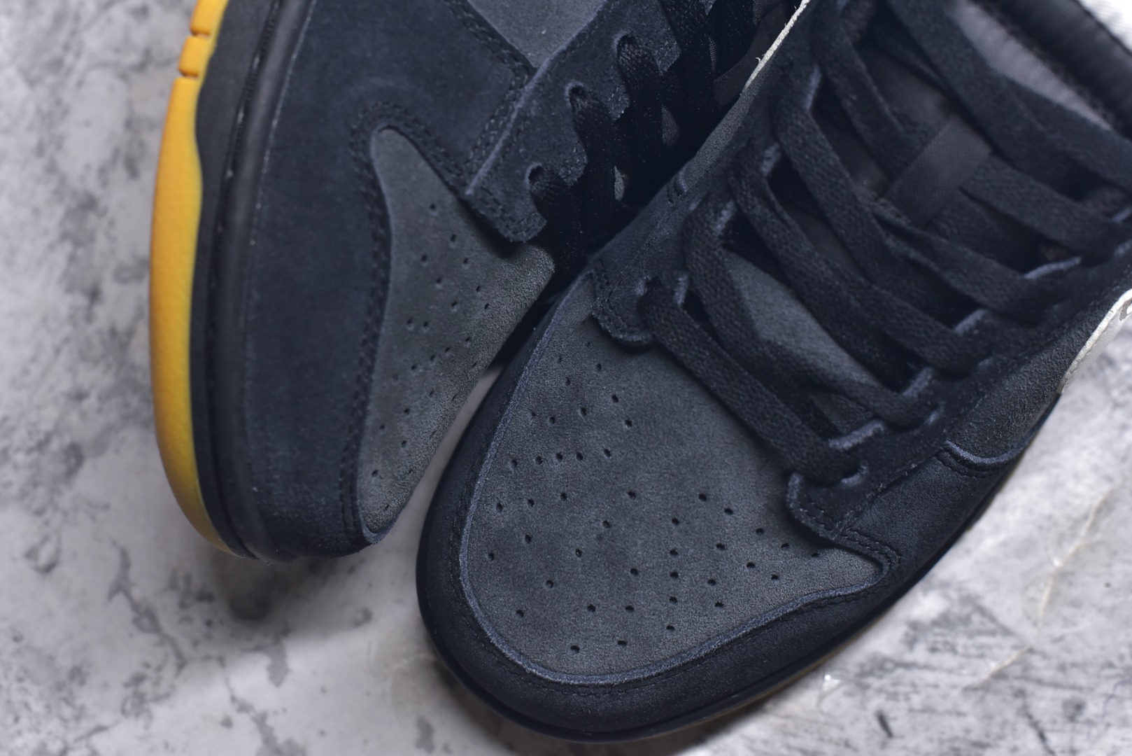 图片[8]-#NK Dunk Low 黑灰 HQ1931-001 实力大厂出品 新配色陆续开发 利润个位数只为口碑 全套原纸板楦头开发 确保原汁原味 完美呈现DUNK版型 一比一鞋头弧度高度鞋身弧度 此版本只针对中端市场 皮料材质有所更替 其他数据细节工艺流程均保持一致 绝不口嗨 细节品控鞋型随意对比 独家私模官方第六代原厂航空铝磨具打磨大底 鞋头坡度极致还原 无解鞋型 原盒原配 圈内天花板工艺 原厂玻璃冲刀 超高清洁度 全鞋零毛边皮料切割 原厂中底布点胶 中底布拉帮走线遵循公司 尺码：36 36.5 37.5 38 38.5 39 40 40.5 41 42 42.5 43 44 44.5 45 46-选品中心