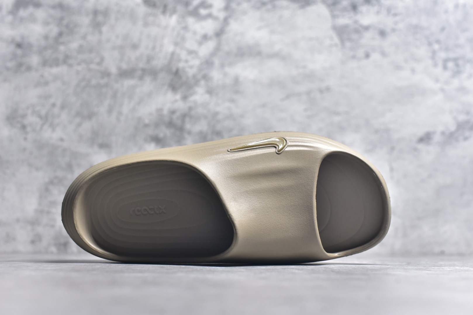 图片[4]-#Nike ReactX Rejuven8 Slide 耐克夏日穿搭拖鞋 #采用质感柔软且出众回弹的 ReactX泡绵，缔造非凡舒适的日常穿着体验，助你保持活力。 货号：HV4479-200 尺码：36-45-选品中心