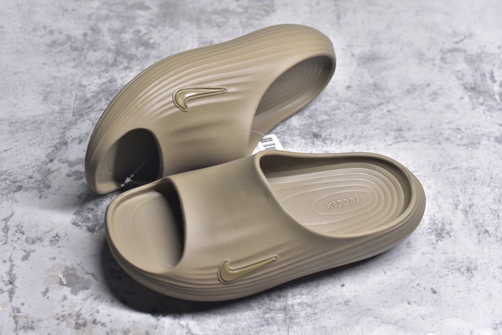 图片[7]-#Nike ReactX Rejuven8 Slide 耐克夏日穿搭拖鞋 #采用质感柔软且出众回弹的 ReactX泡绵，缔造非凡舒适的日常穿着体验，助你保持活力。 货号：HV4479-200 尺码：36-45-选品中心