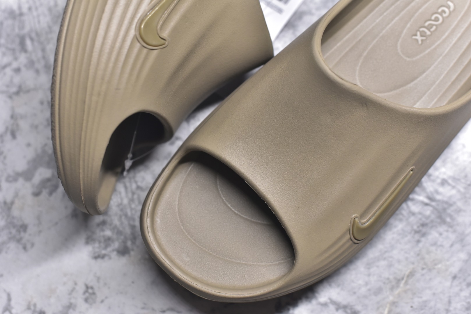 图片[8]-#Nike ReactX Rejuven8 Slide 耐克夏日穿搭拖鞋 #采用质感柔软且出众回弹的 ReactX泡绵，缔造非凡舒适的日常穿着体验，助你保持活力。 货号：HV4479-200 尺码：36-45-选品中心