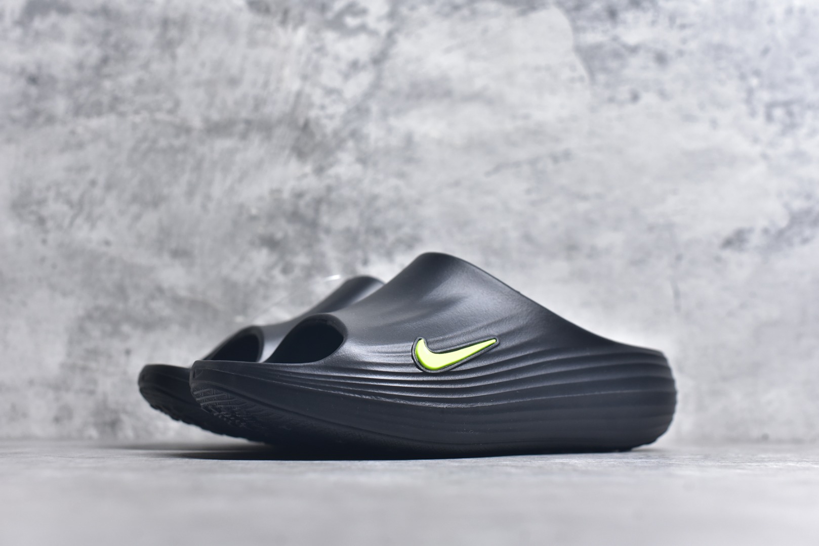 图片[2]-#Nike ReactX Rejuven8 Slide 耐克夏日穿搭拖鞋 #采用质感柔软且出众回弹的 ReactX泡绵，缔造非凡舒适的日常穿着体验，助你保持活力。 货号：HV4479-003 尺码：36-45-选品中心