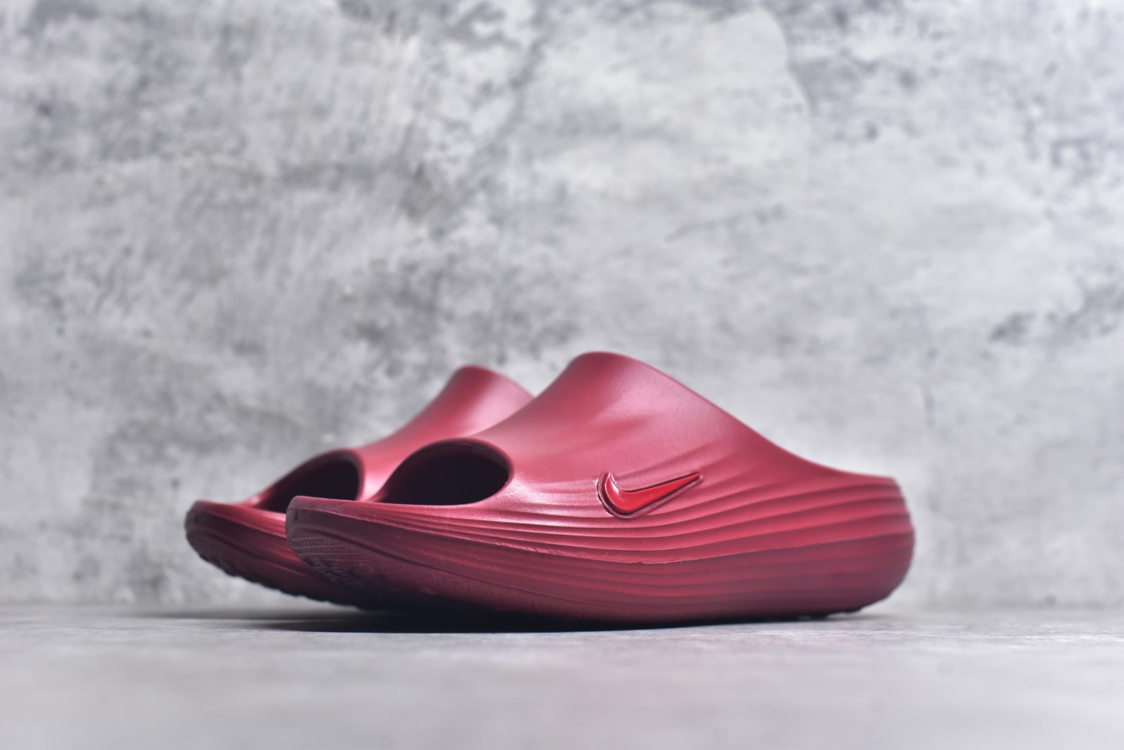 图片[2]-#Nike ReactX Rejuven8 Slide 耐克夏日穿搭拖鞋 #采用质感柔软且出众回弹的 ReactX泡绵，缔造非凡舒适的日常穿着体验，助你保持活力。 货号：HV4479-600 尺码：36-45-选品中心