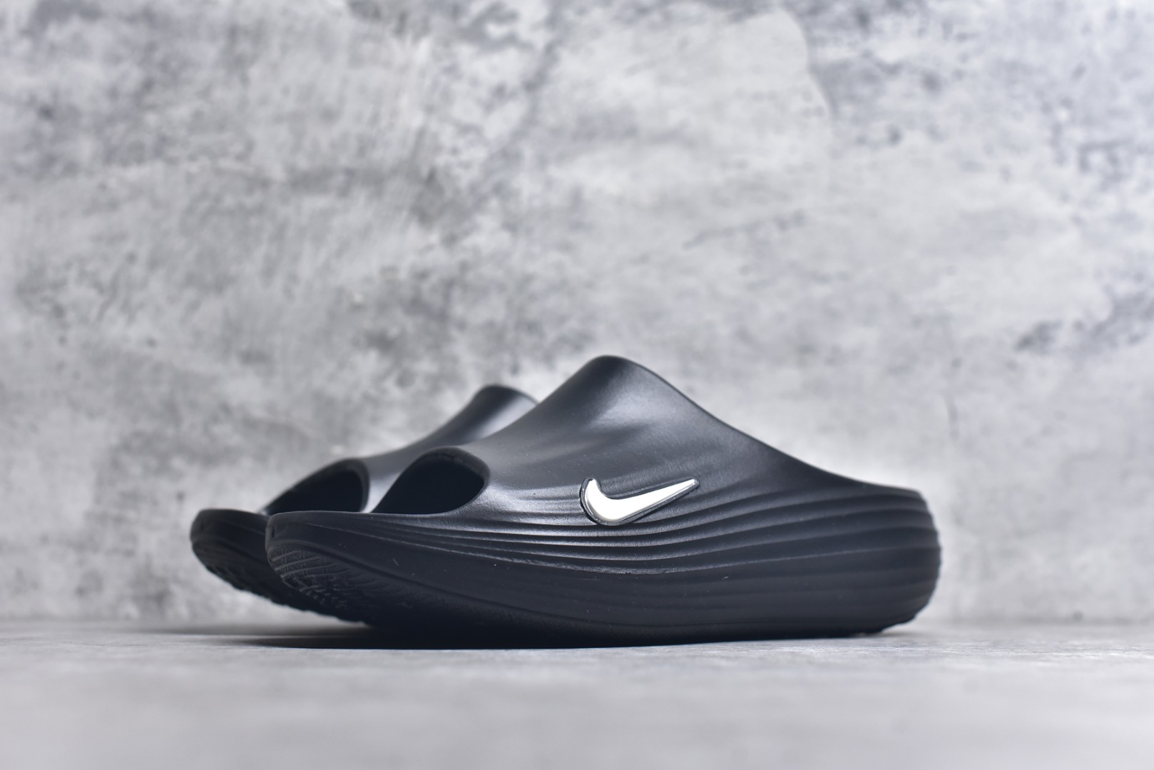 图片[2]-#Nike ReactX Rejuven8 Slide 耐克夏日穿搭拖鞋 #采用质感柔软且出众回弹的 ReactX泡绵，缔造非凡舒适的日常穿着体验，助你保持活力。 货号：HV4479-011 尺码：36-45-选品中心