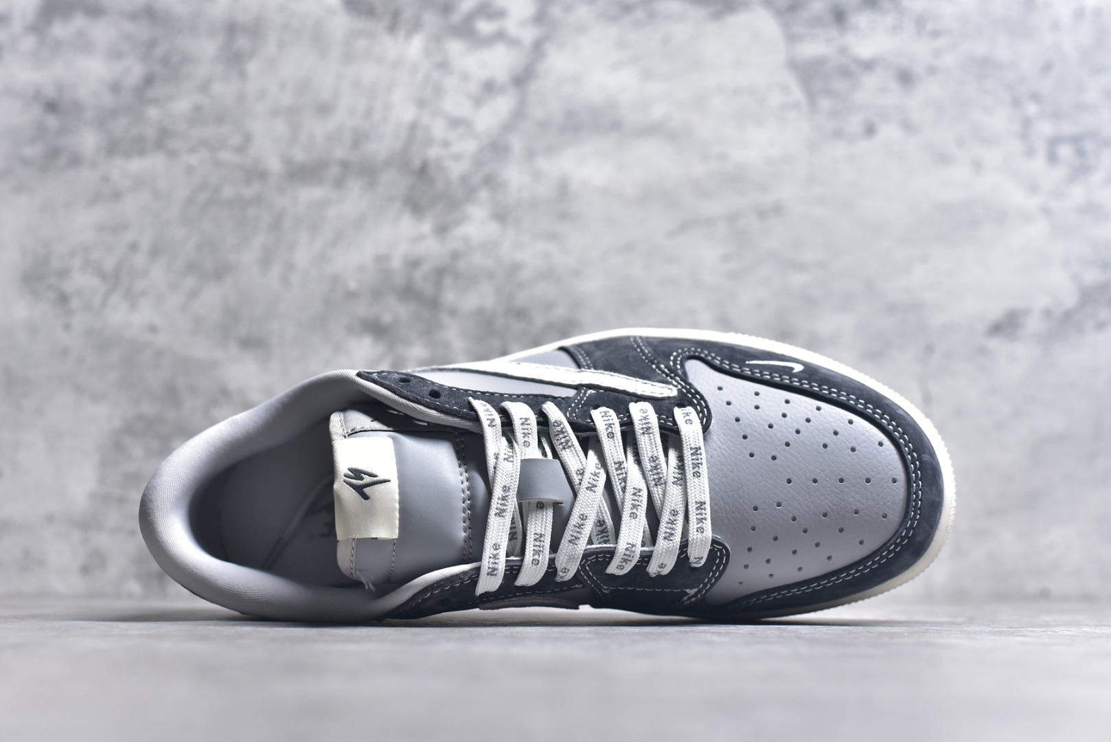 图片[4]-#Nike Air Jordan 1 Low 定制配色 定制AJ联名-高端定制 低帮复古文化板鞋 #定制鞋盒 大厂纯原品质出货 超高清洁度 皮料切割干净无任何毛边 细节完美 货号：CF3688 055 尺码：36 36.5 37.5 38 38.5 39 40 40.5 41 42 42.5 43 44 44.5 45-选品中心