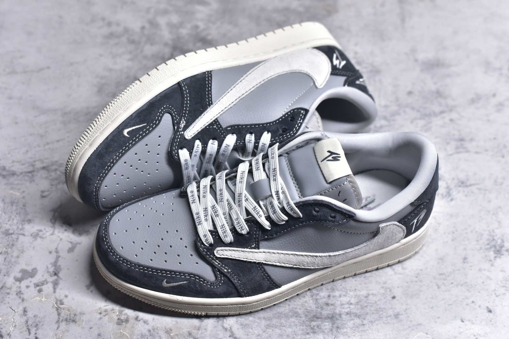 图片[7]-#Nike Air Jordan 1 Low 定制配色 定制AJ联名-高端定制 低帮复古文化板鞋 #定制鞋盒 大厂纯原品质出货 超高清洁度 皮料切割干净无任何毛边 细节完美 货号：CF3688 055 尺码：36 36.5 37.5 38 38.5 39 40 40.5 41 42 42.5 43 44 44.5 45-选品中心