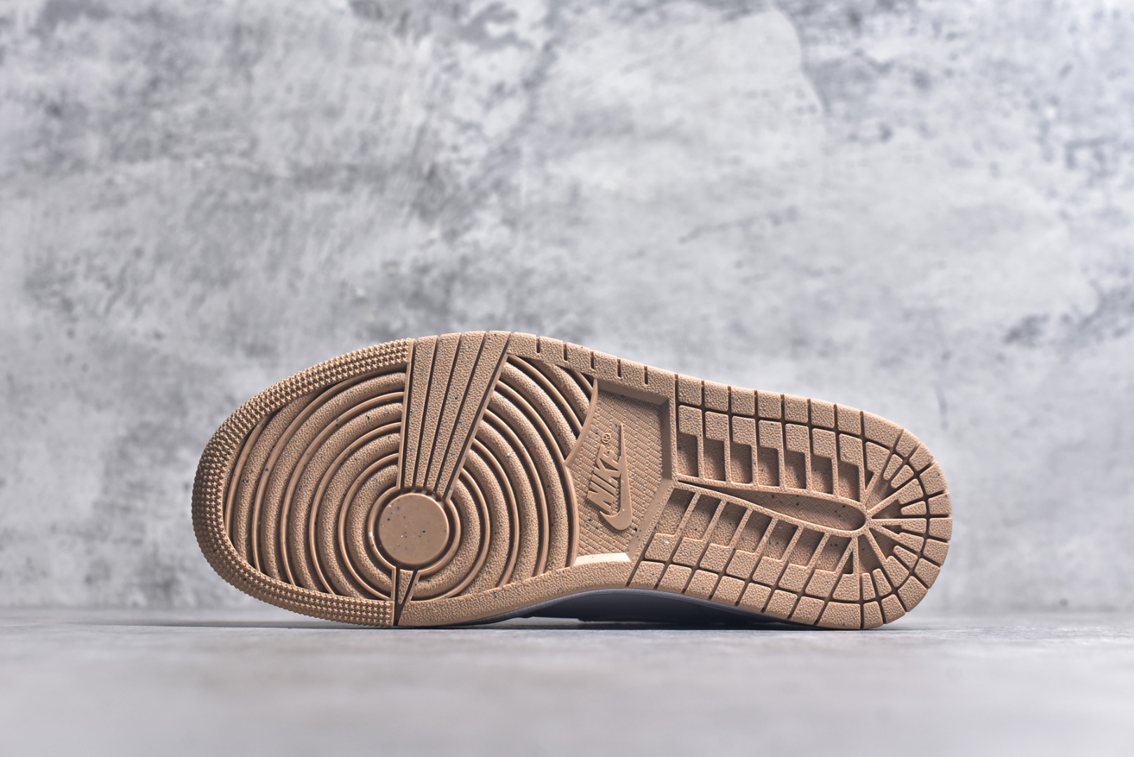 图片[6]-#Air Jordan AJ1 Low 低帮 仲夏之梦 IB8861-151 全新流水线出品 DT版本唯一平替选择 市场第二梯队最强版 全部原鞋开发 原楦原纸板开发 全鞋电脑针车 原厂内置全掌气垫 原盒内在原标 唯一Zp原版鞋带绑法 免检产品 全新2022版型 全头层皮料 完美零毛边处理 原厂配置全掌气垫 价格定位良心 几十个配色陆续出货 实拍调校N版已经零色差零失真 百分百还原实物色彩所见即所得 不存在货不对板色差等低级问题 选购参考实物拍摄 不混卖不参货 只用心做好货严格选品 承诺混一赔十 尺码：36-40-选品中心